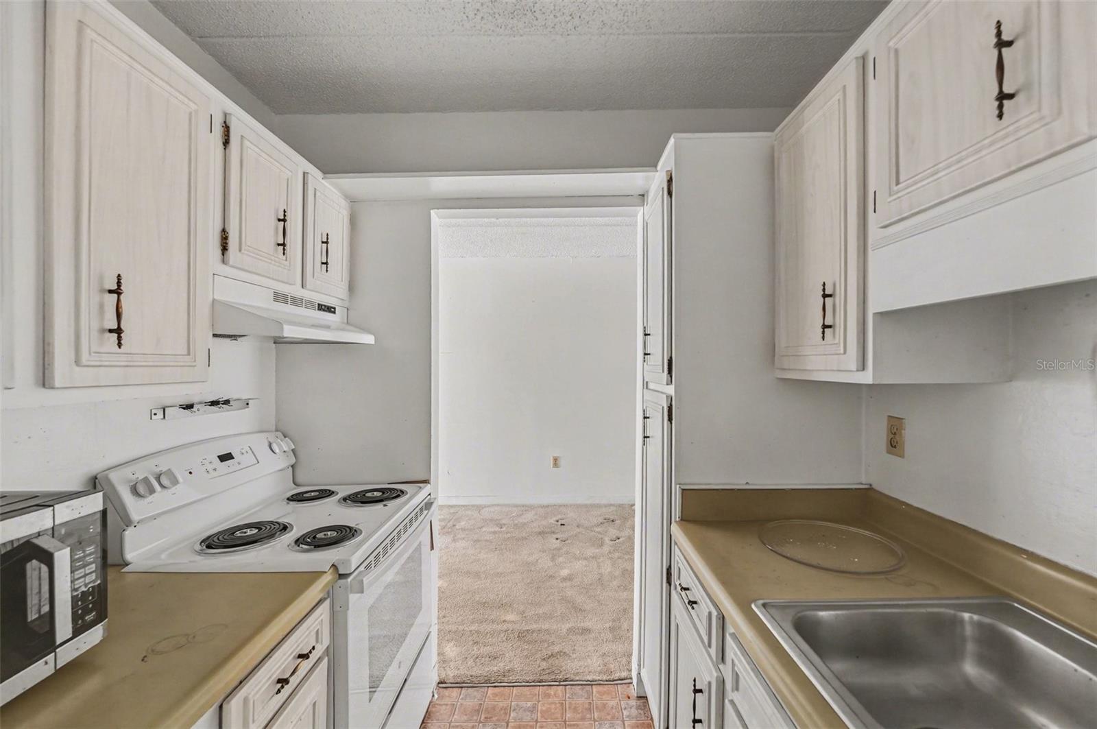 BAYSHORE TRACE CONDO - Residential