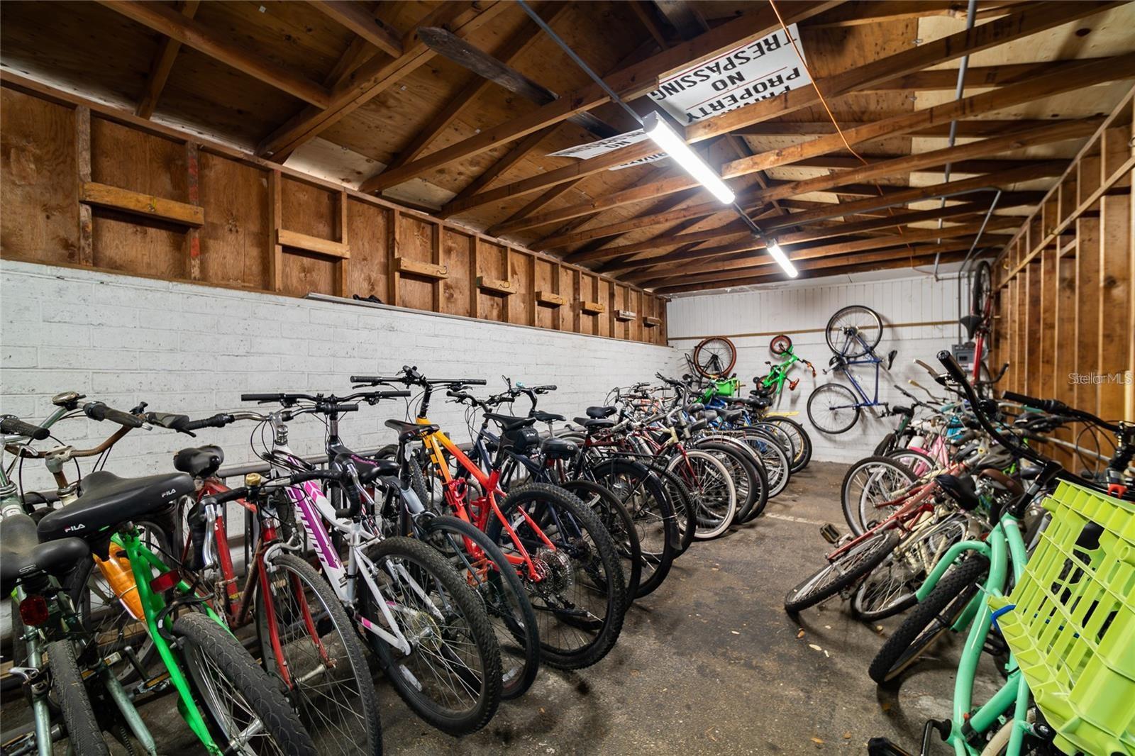 BAYSHORE TRACE CONDO - Residential