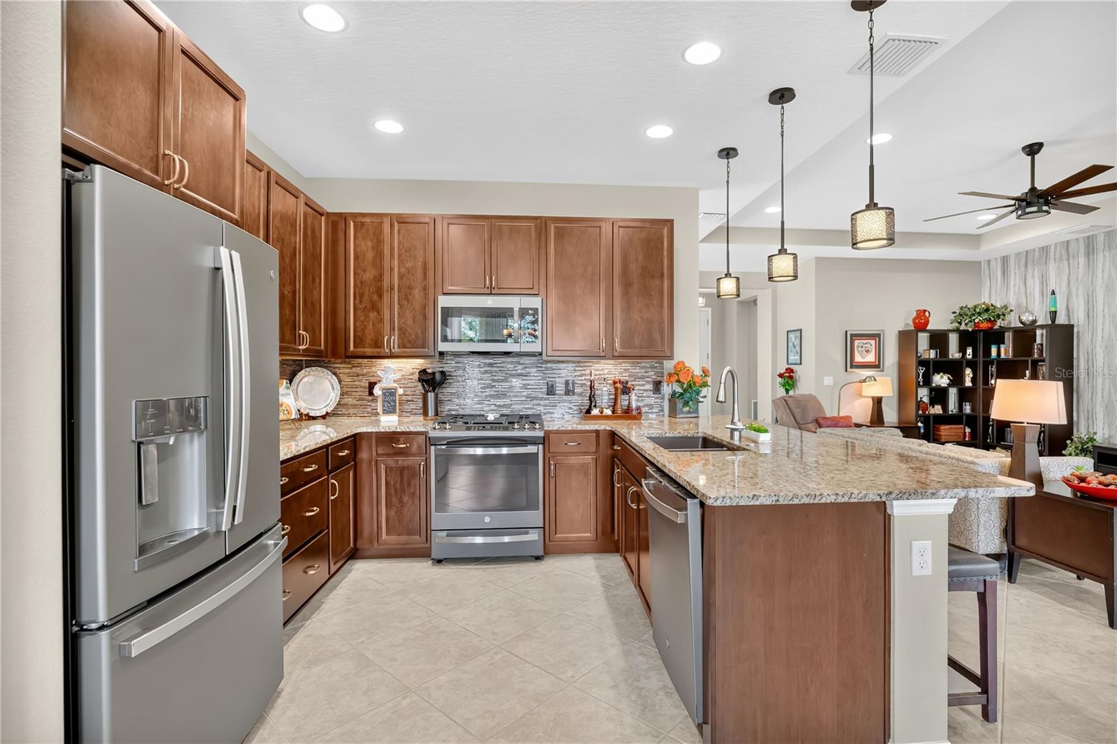 VICTORIA HILLS PH 6 - Residential