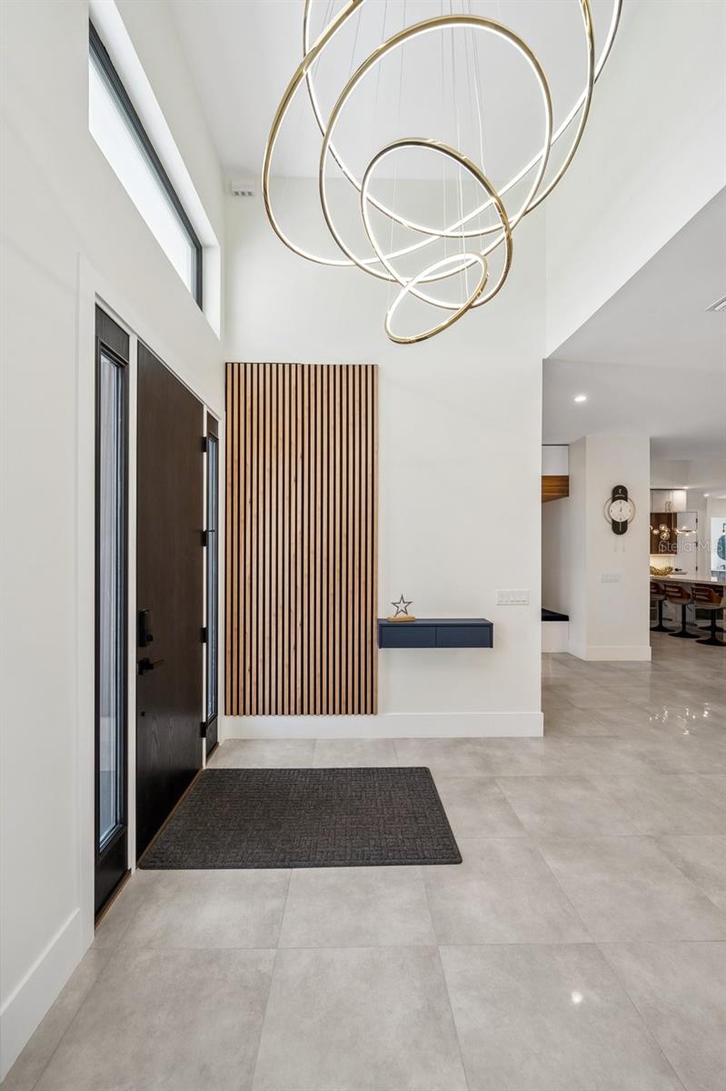 QUEEN PALMS - Residential Lease