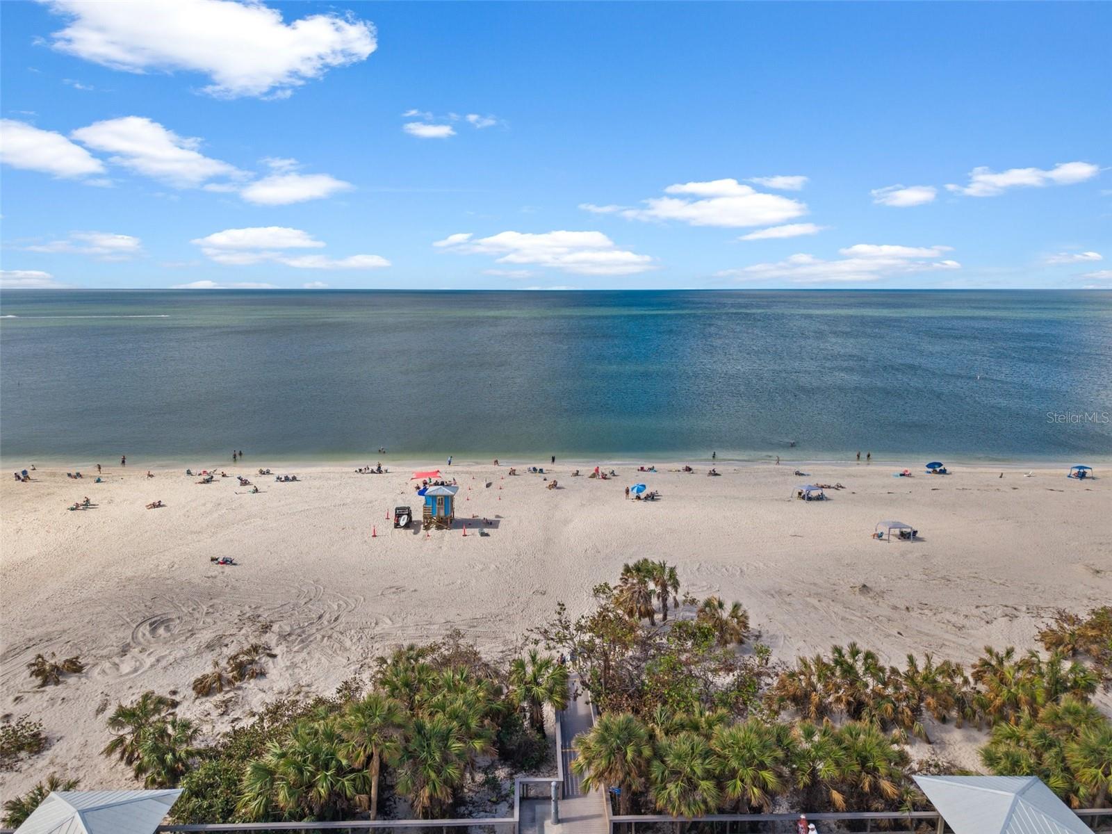 QUEEN PALMS - Residential Lease