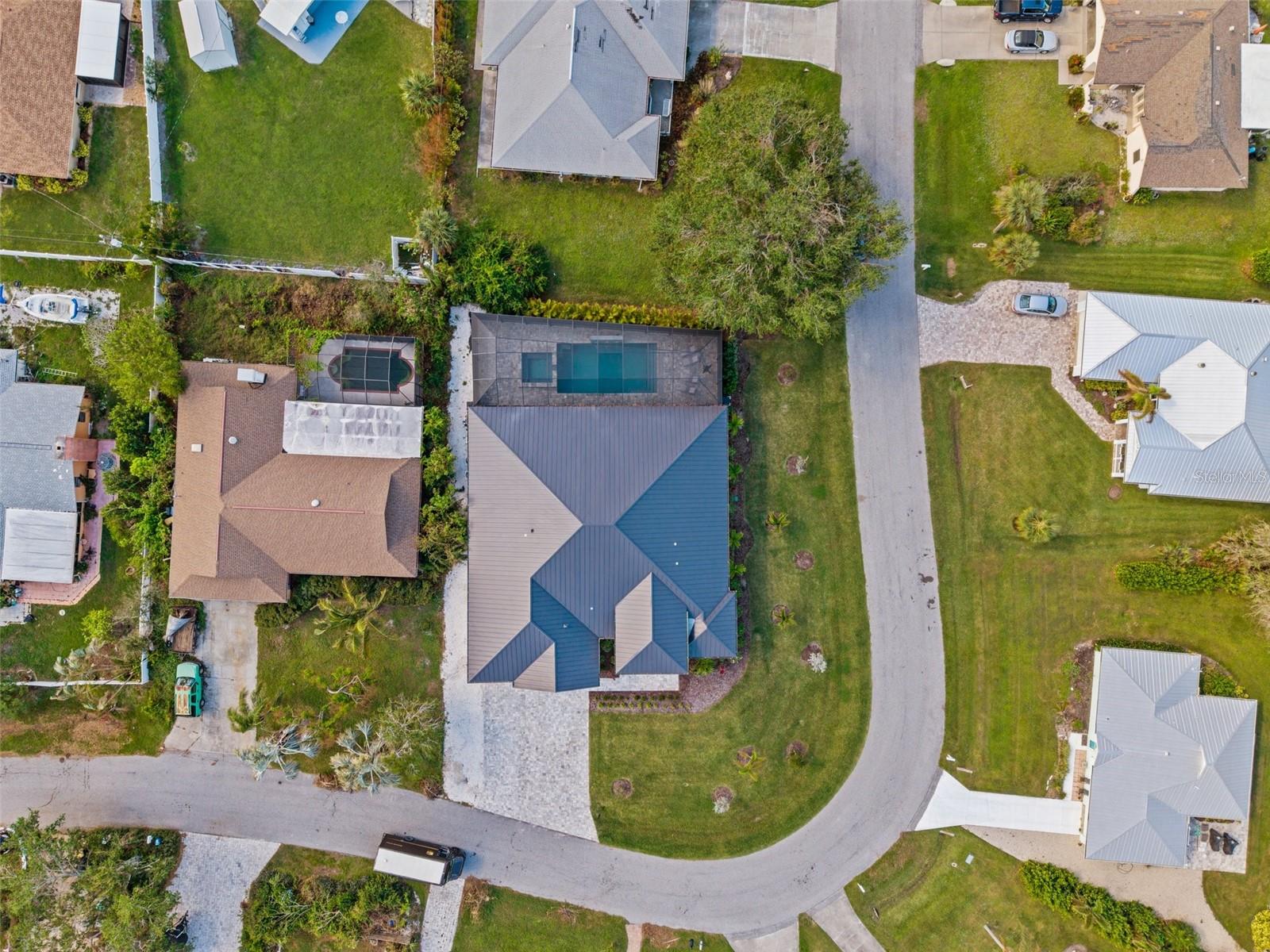 QUEEN PALMS - Residential Lease