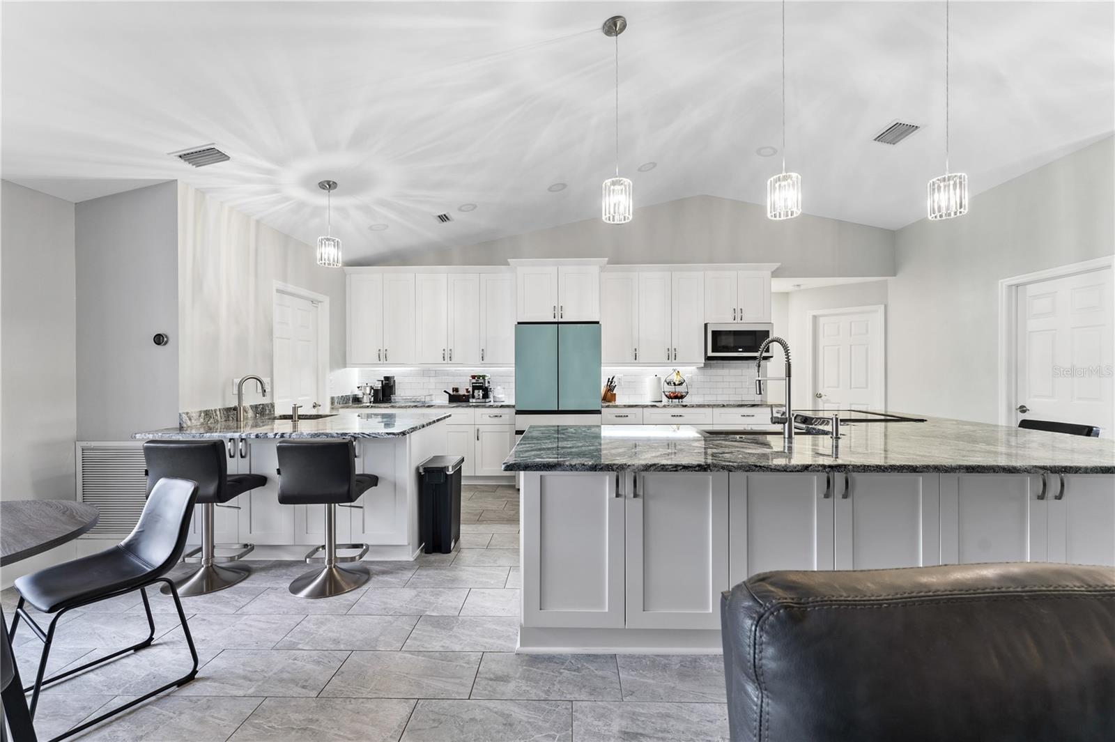 SPRING HILL - Residential