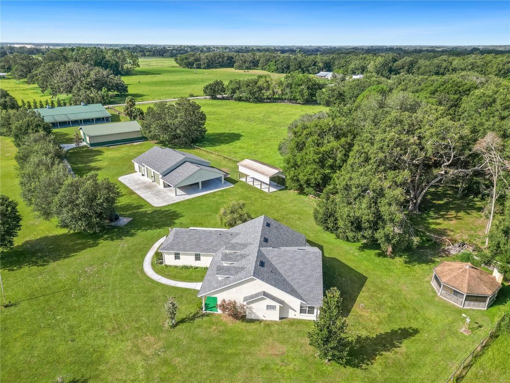 Photo of 6208 SE 54th Trail, Center Hill, FL 33514 (MLS # G5103605)