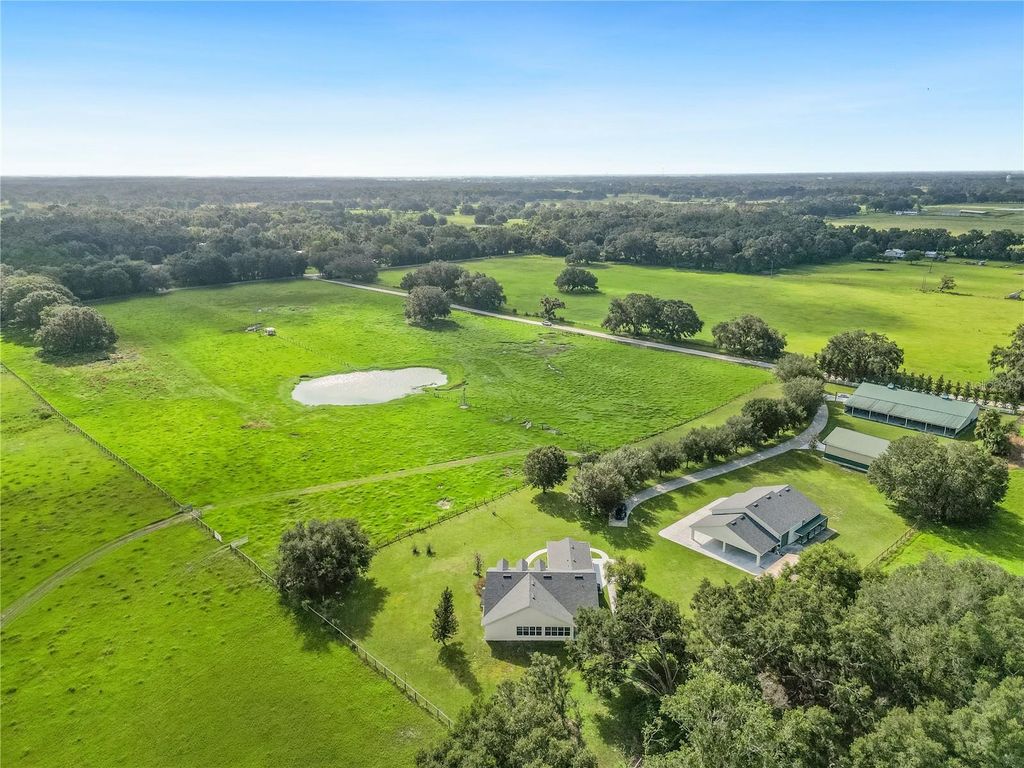 Photo of 6208 SE 54th Trail, Center Hill, FL 33514 (MLS # G5103605)