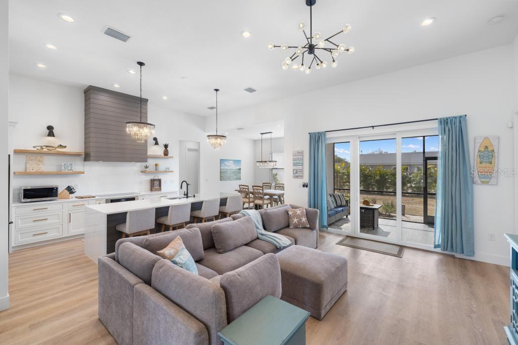 8125 MOSSBORGER AVENUE