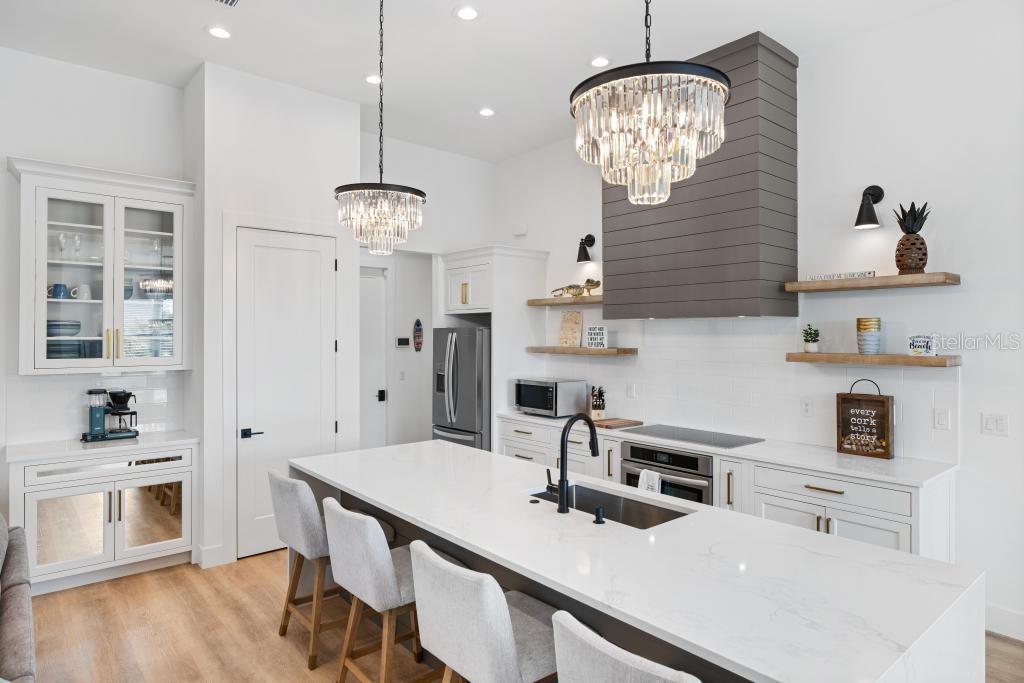 8125 MOSSBORGER AVENUE