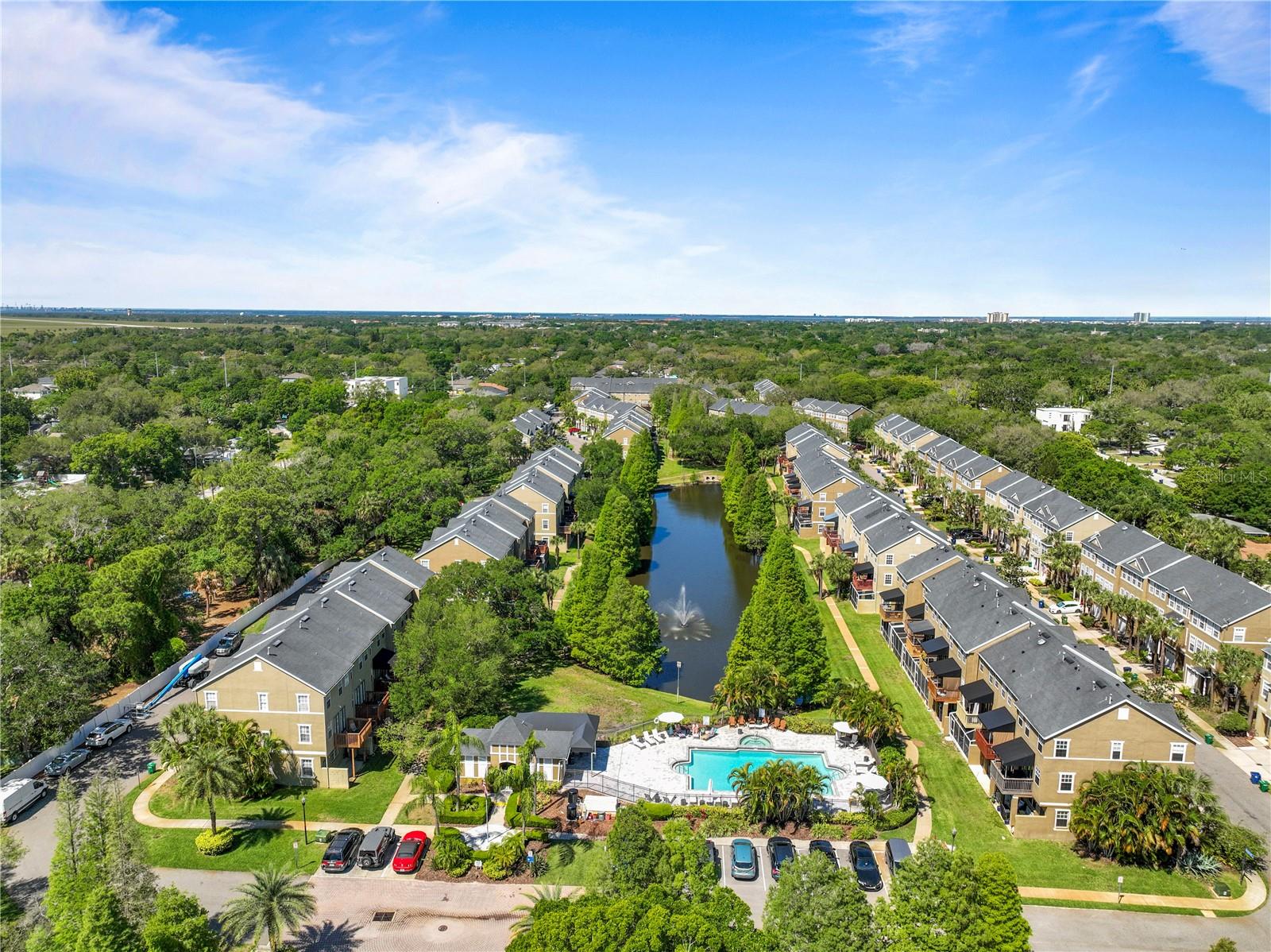 BAYSHORE POINTE TWNHMS PHAS - Residential