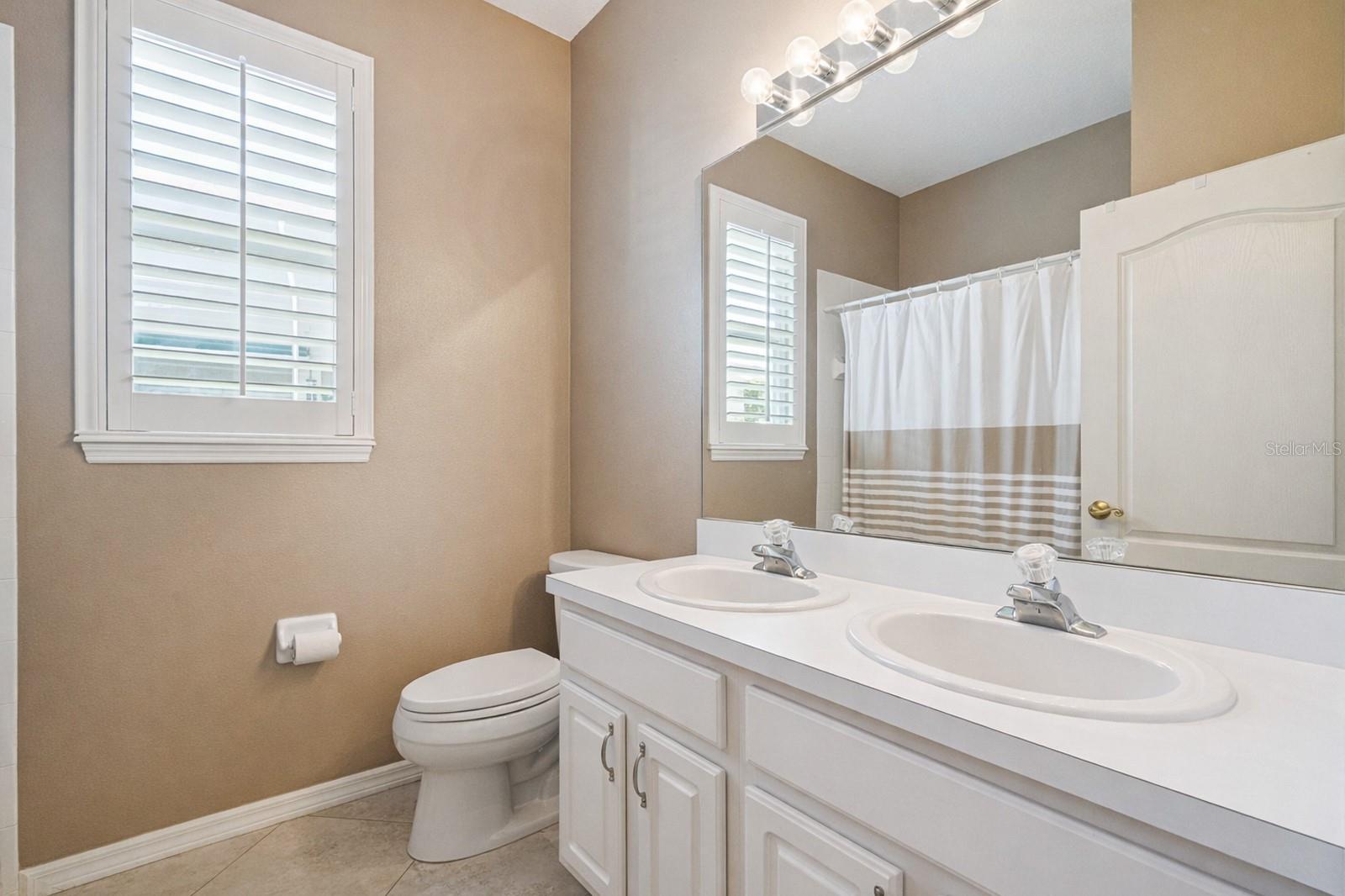 MT DORA COUNTRY CLUB MT DORA PH 03-3 PCLS A B - Residential