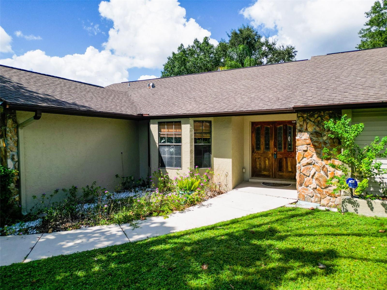 OAKS WEST - Residential