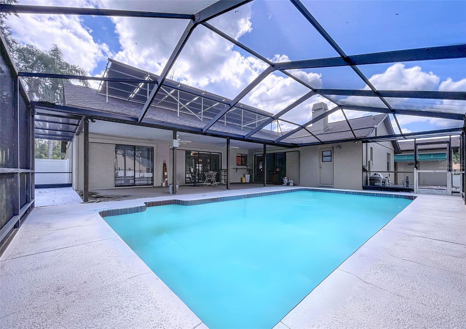 OAKS WEST - Residential