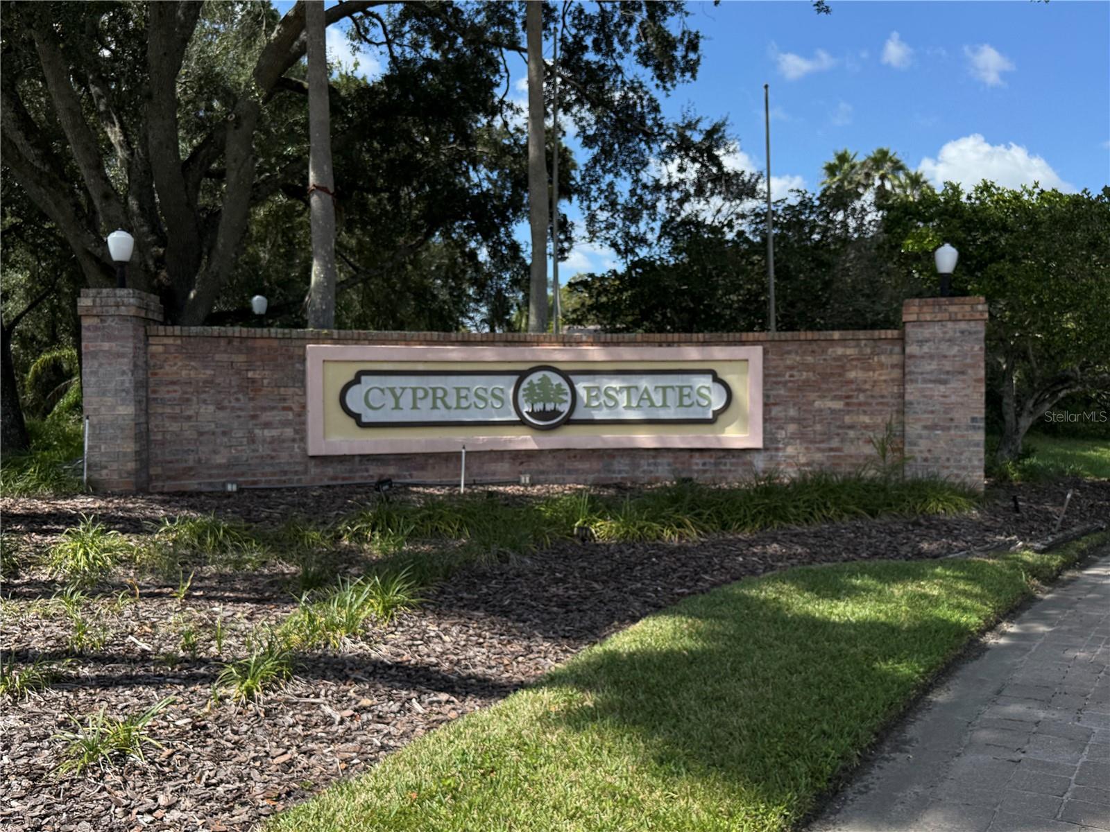 OAKS WEST - Residential