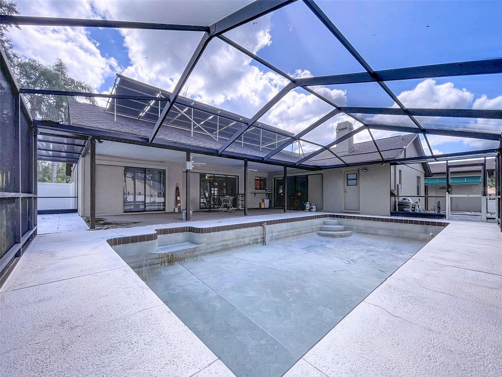 OAKS WEST - Residential