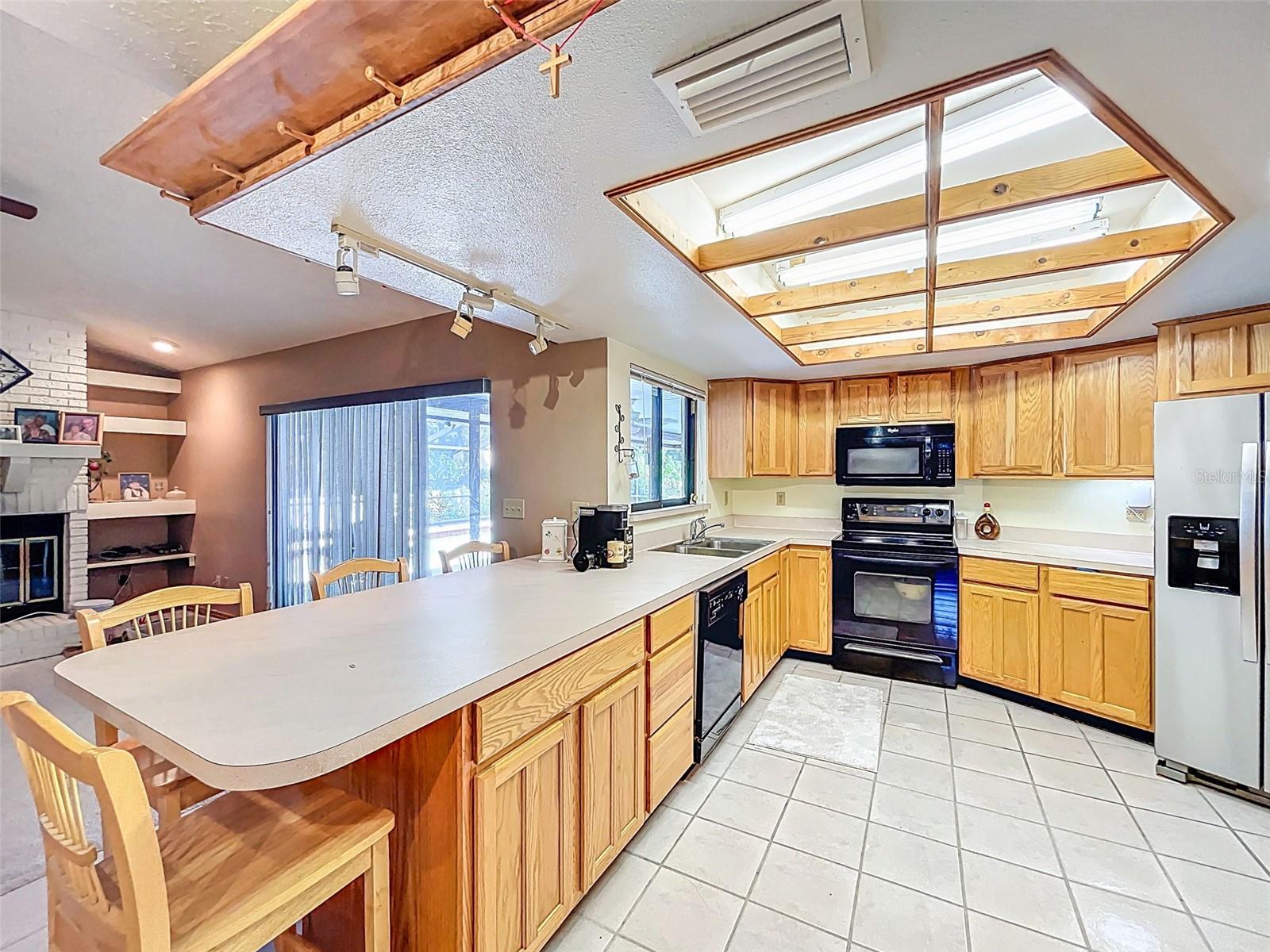 OAKS WEST - Residential