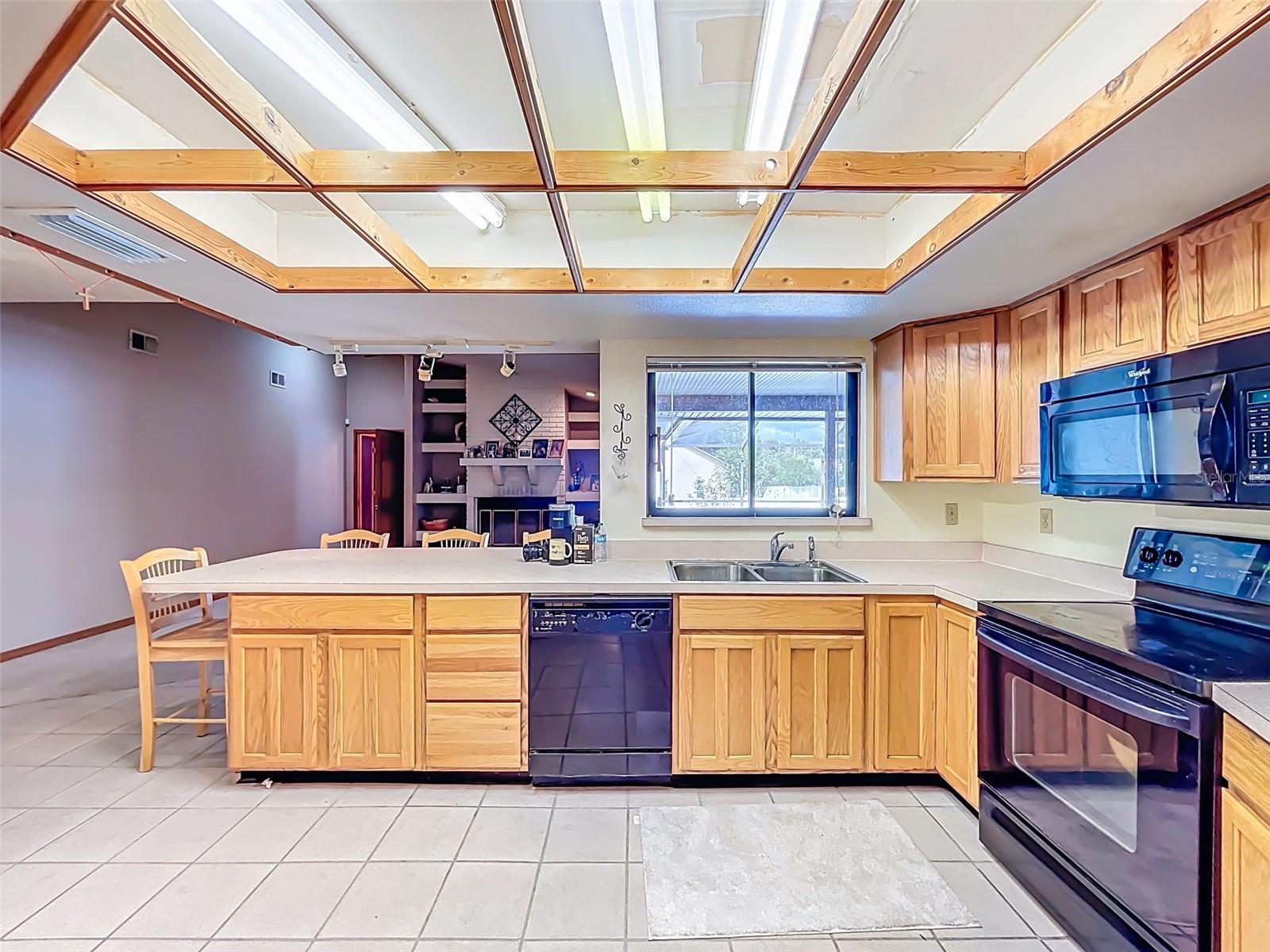 OAKS WEST - Residential