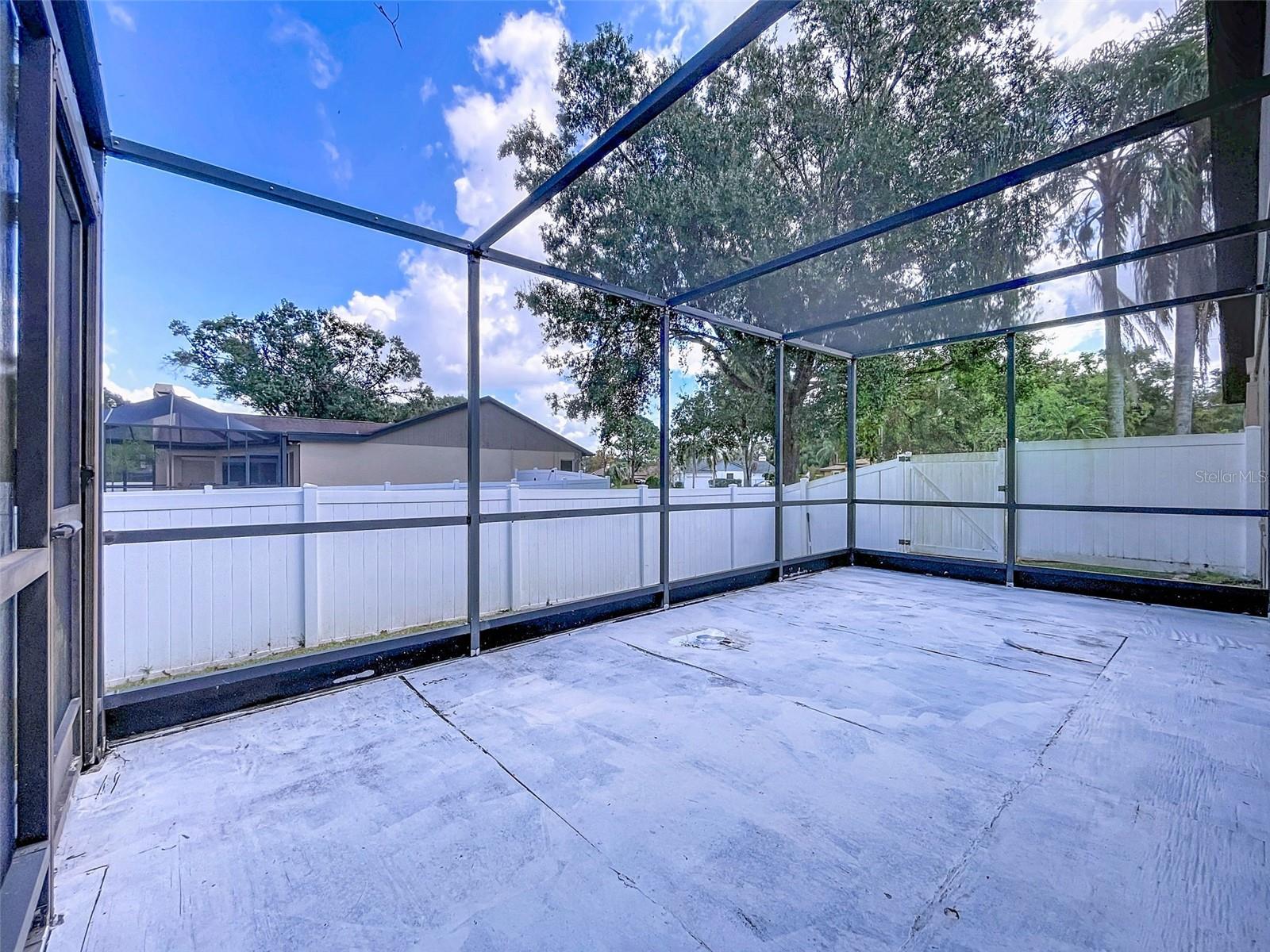 OAKS WEST - Residential