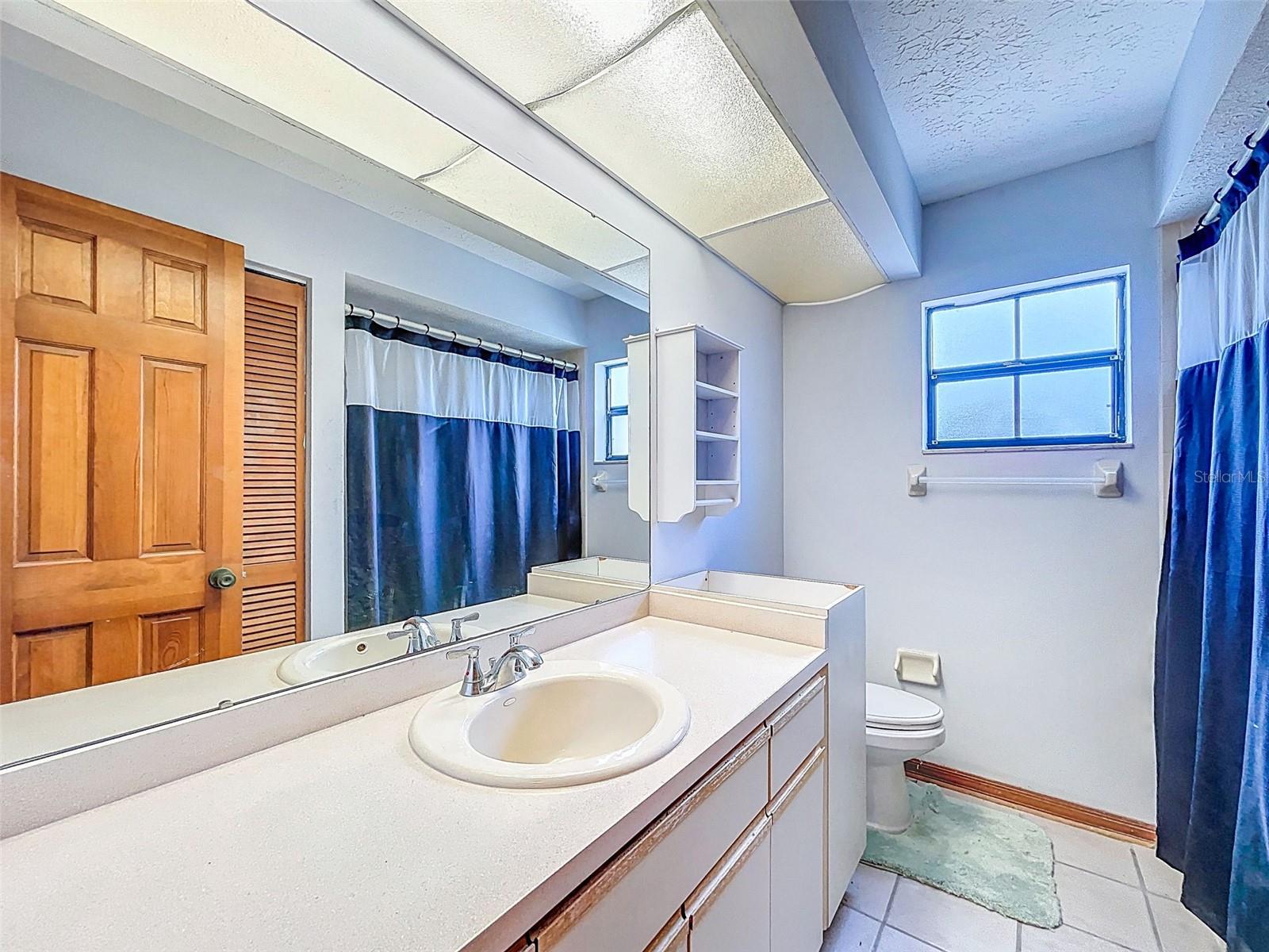 OAKS WEST - Residential