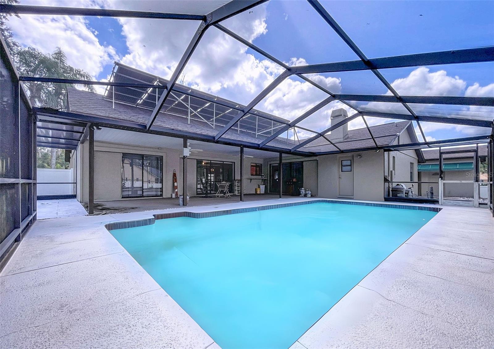 OAKS WEST - Residential