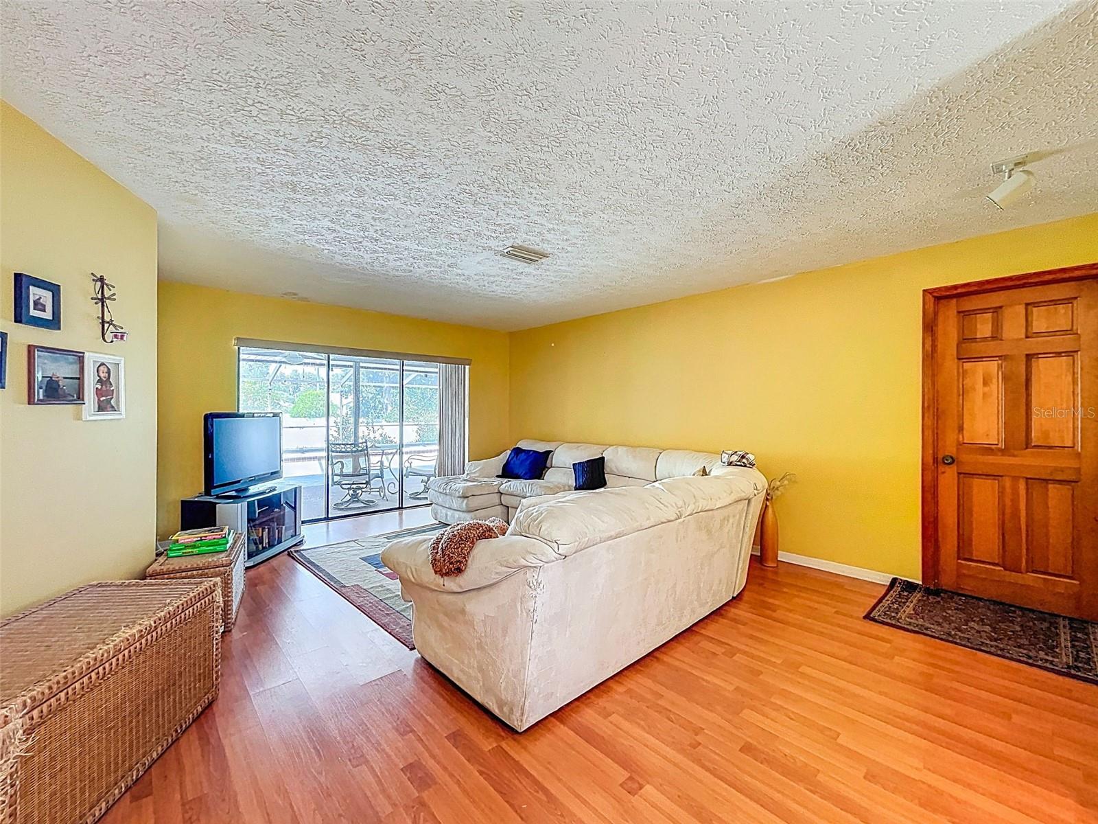 OAKS WEST - Residential