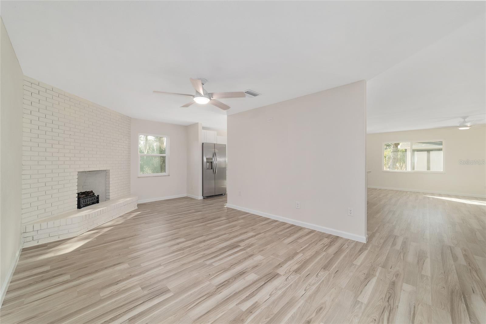 COUNTRY ESTATE - Residential