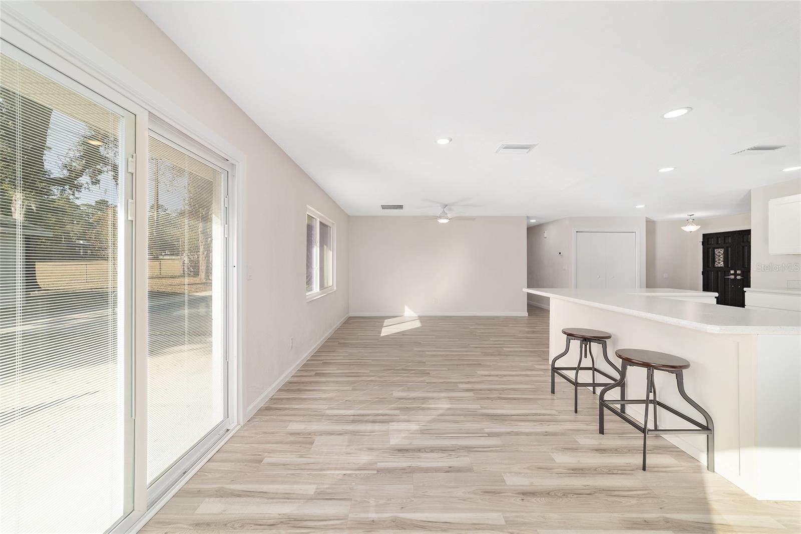 COUNTRY ESTATE - Residential