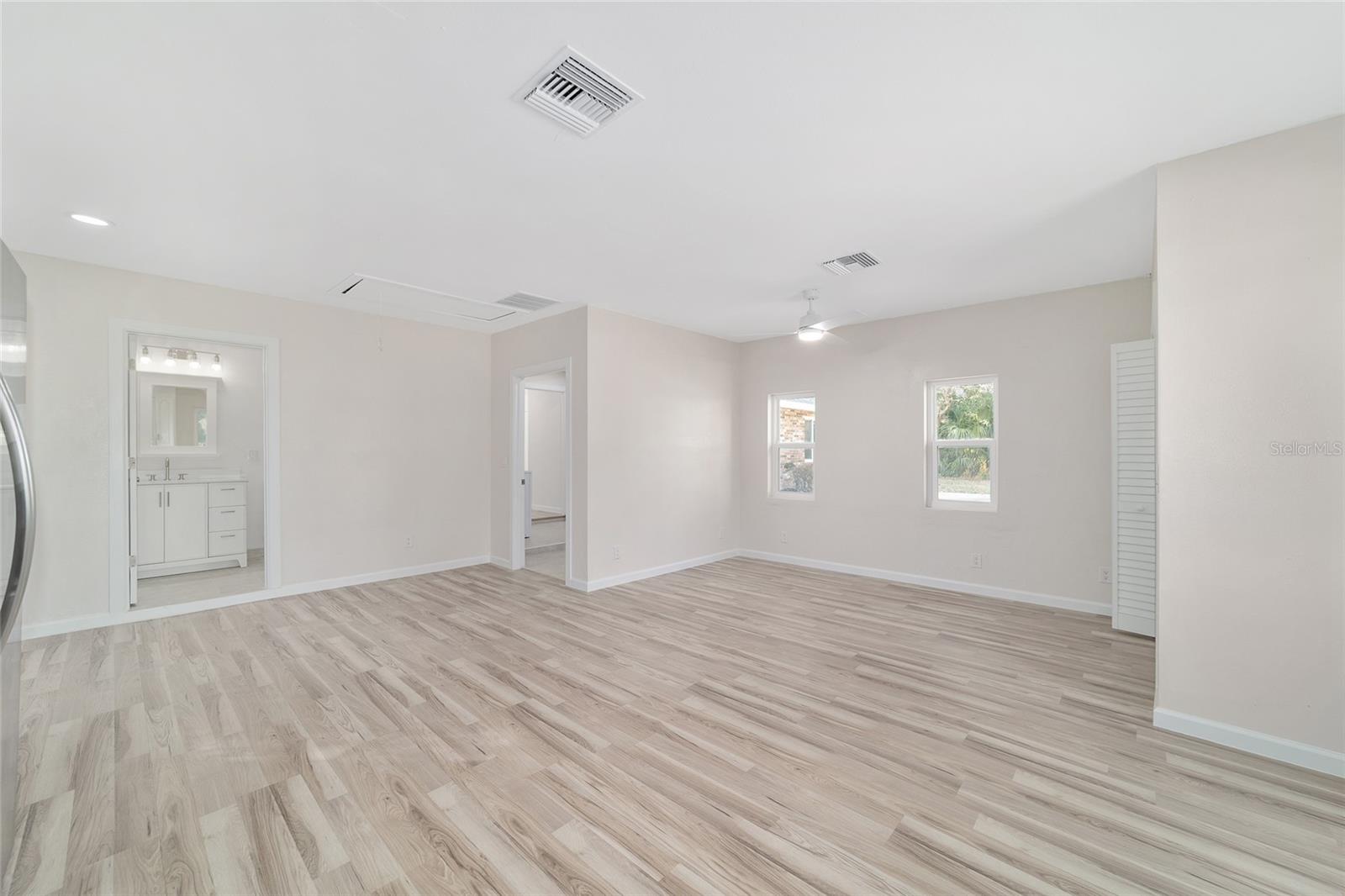 COUNTRY ESTATE - Residential