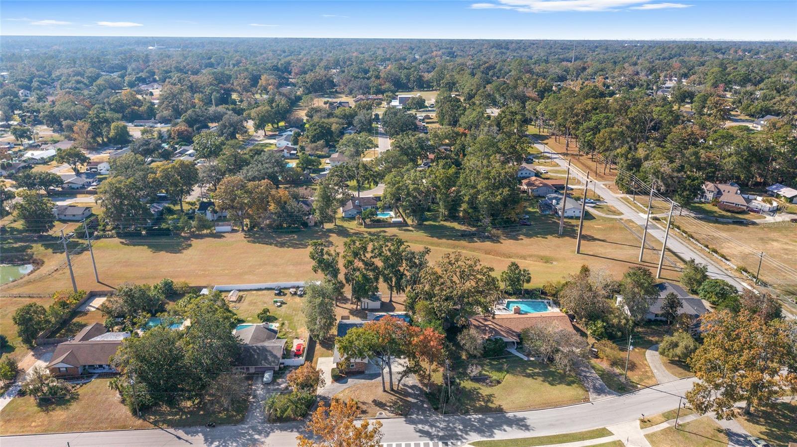 COUNTRY ESTATE - Residential