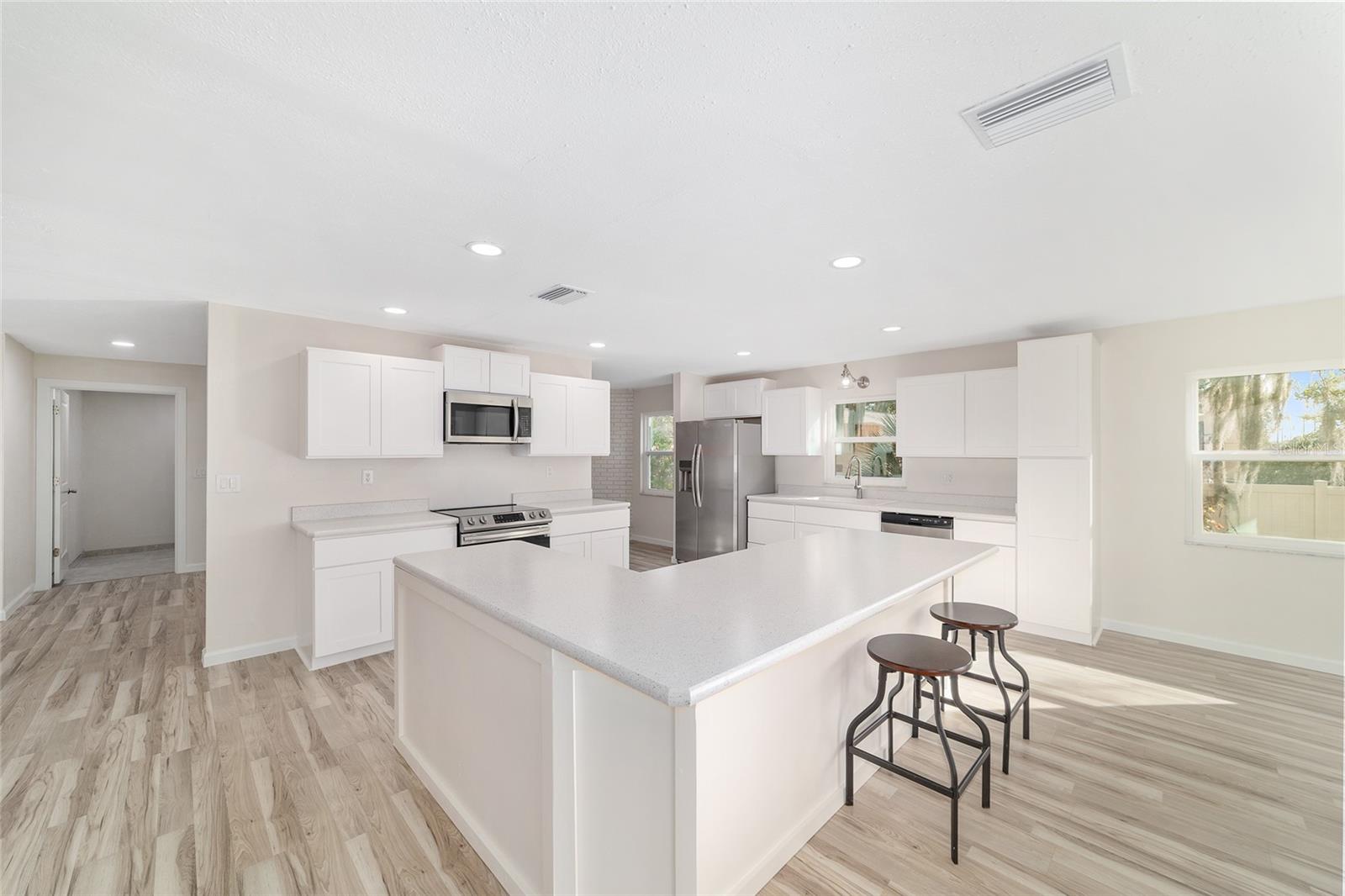 COUNTRY ESTATE - Residential