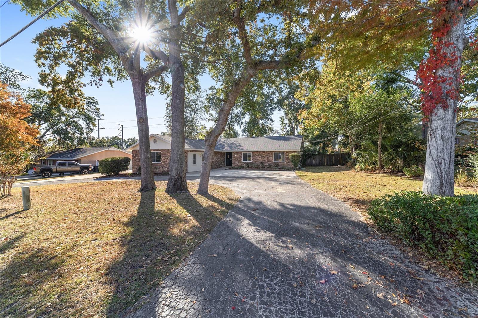 COUNTRY ESTATE - Residential