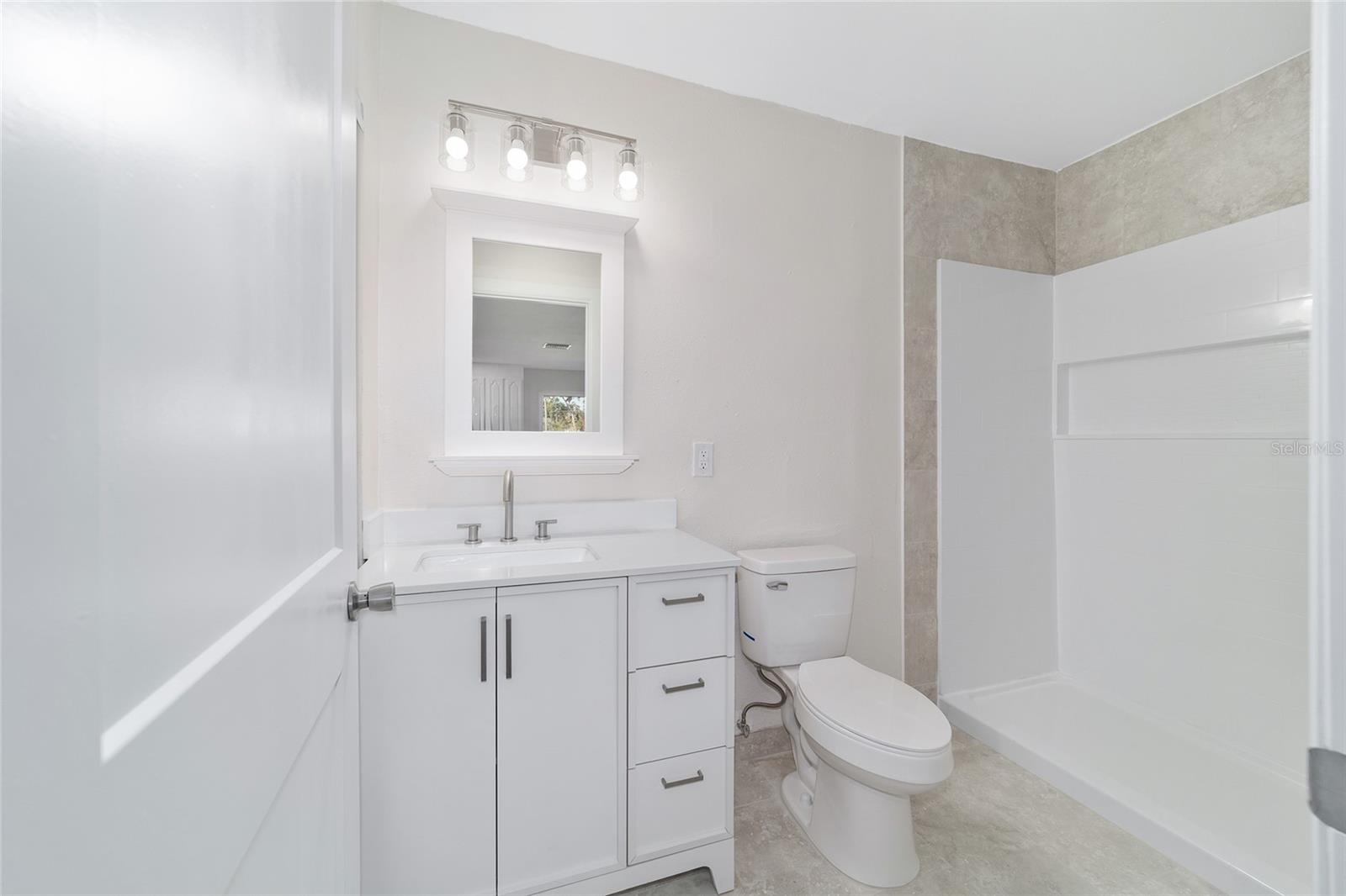 COUNTRY ESTATE - Residential