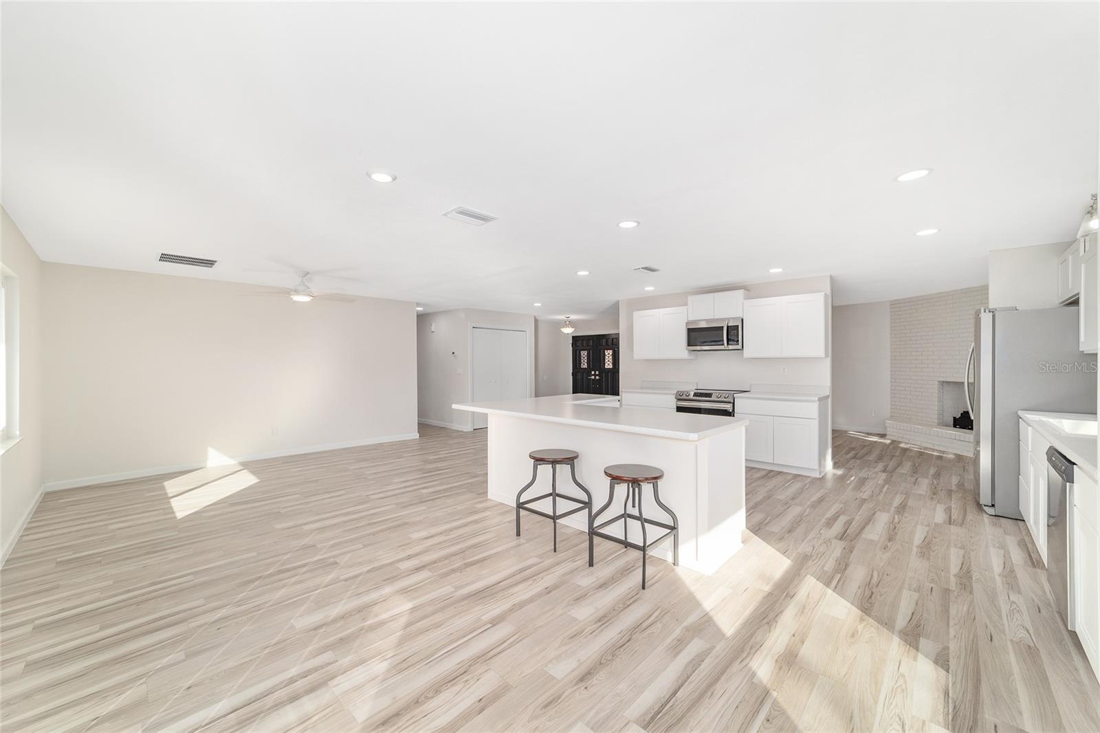 COUNTRY ESTATE - Residential