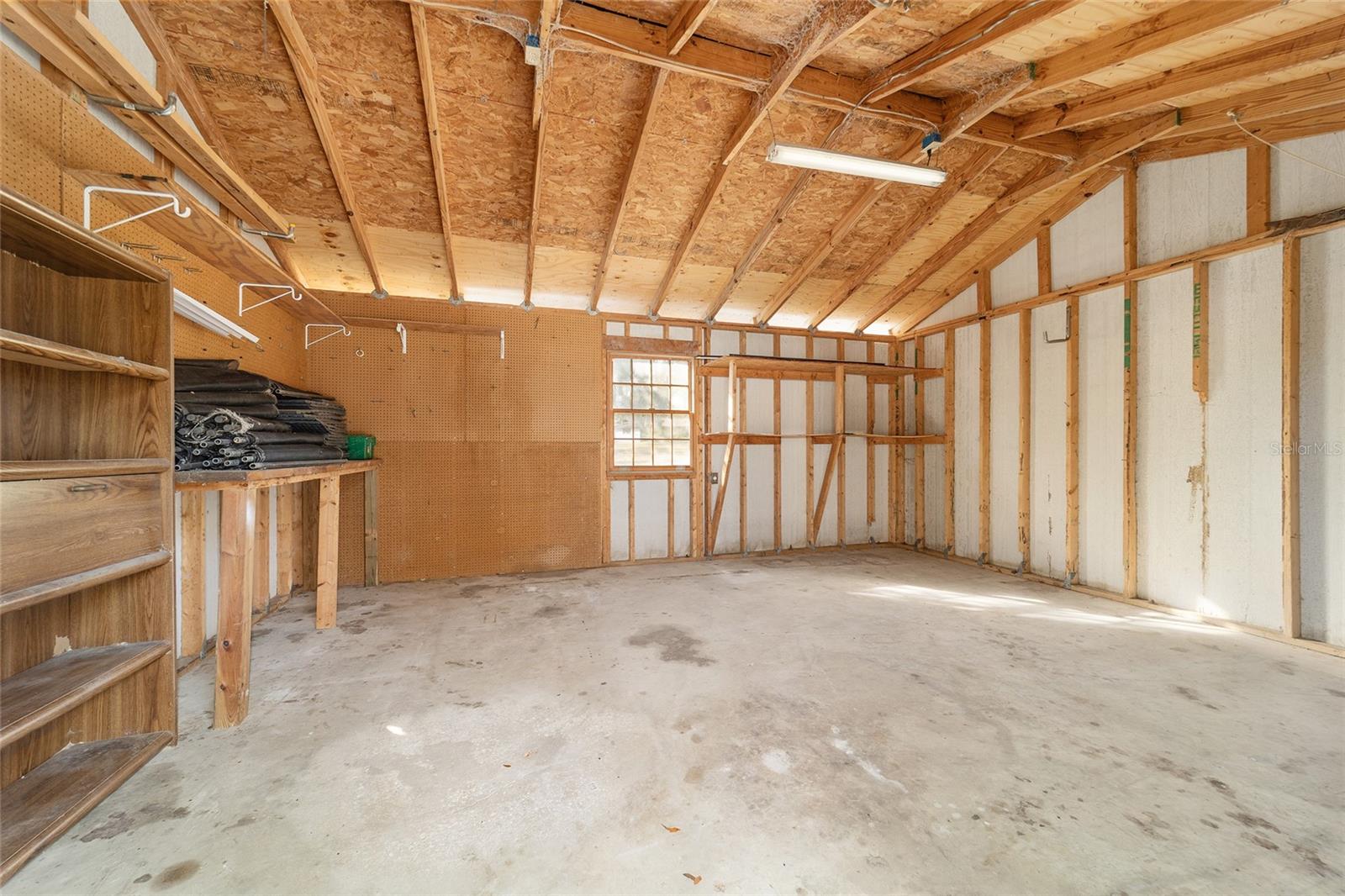 COUNTRY ESTATE - Residential