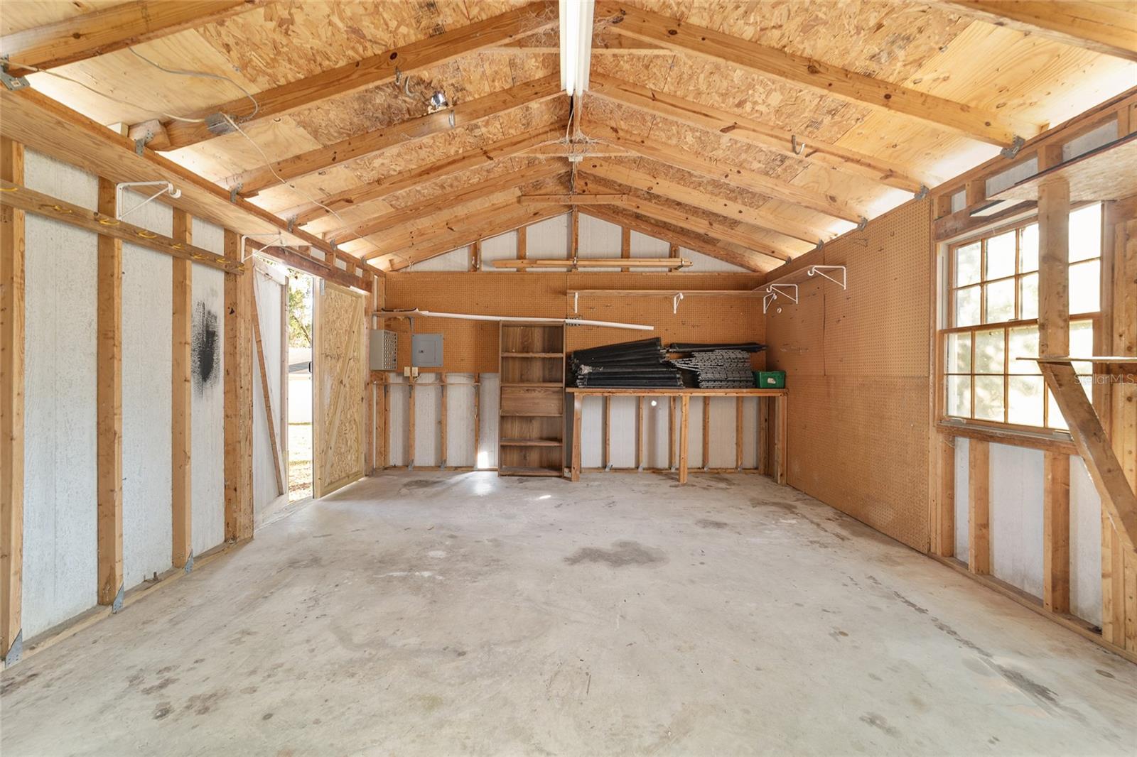 COUNTRY ESTATE - Residential