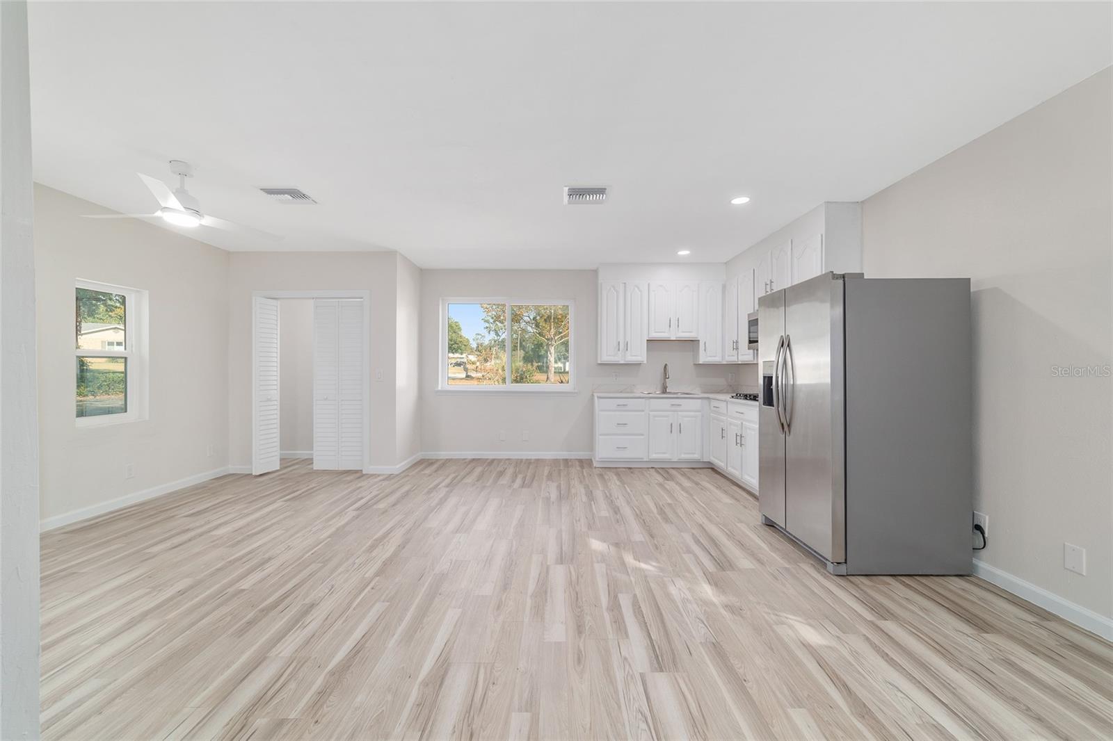 COUNTRY ESTATE - Residential