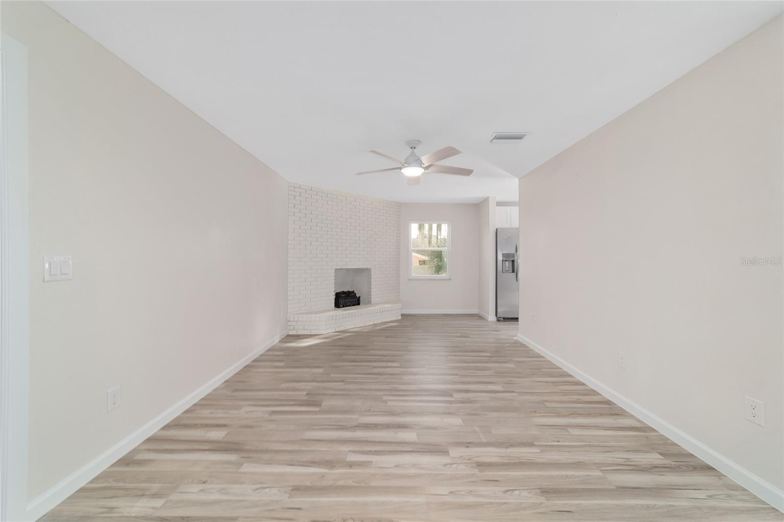 COUNTRY ESTATE - Residential