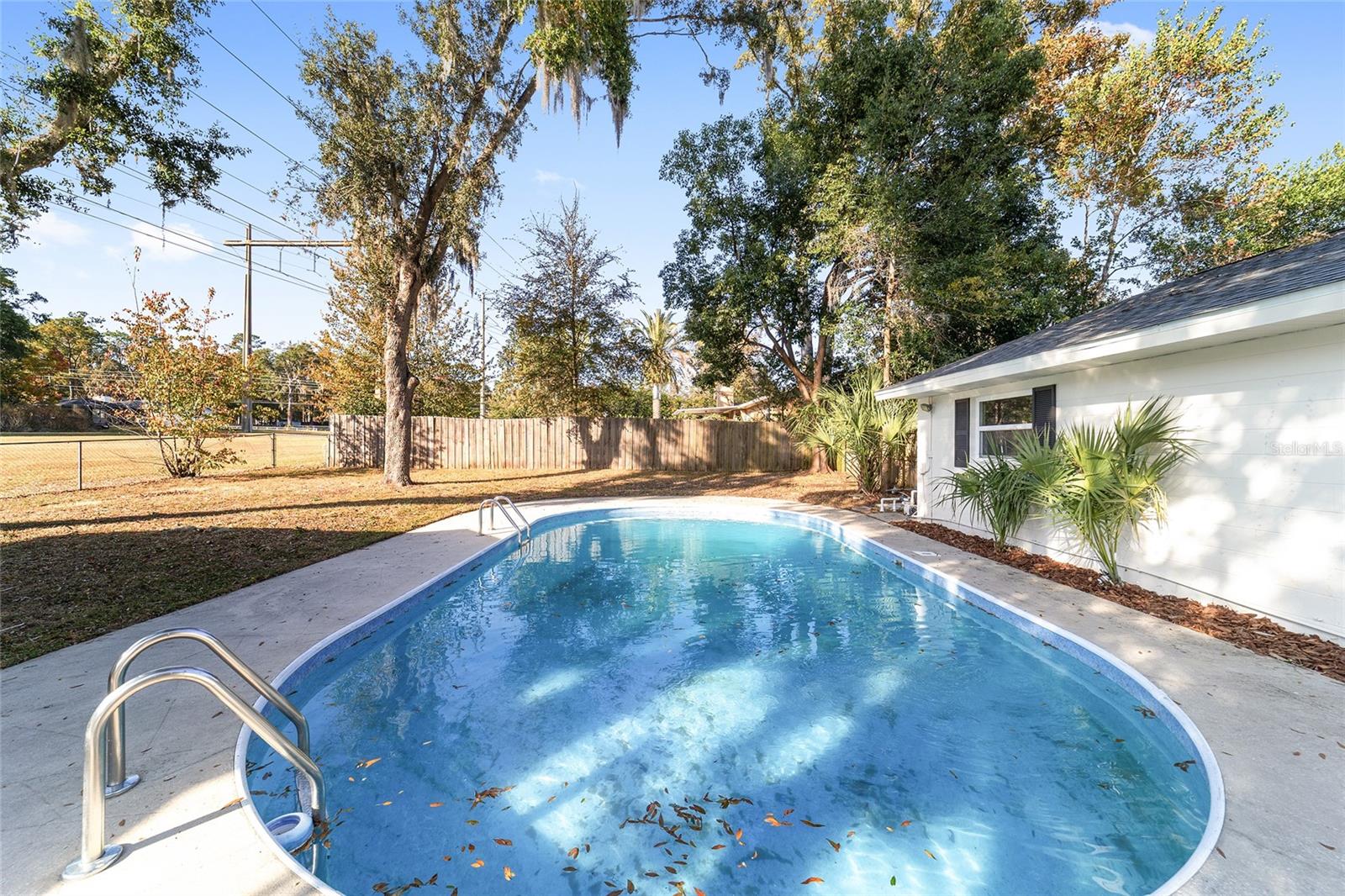 COUNTRY ESTATE - Residential