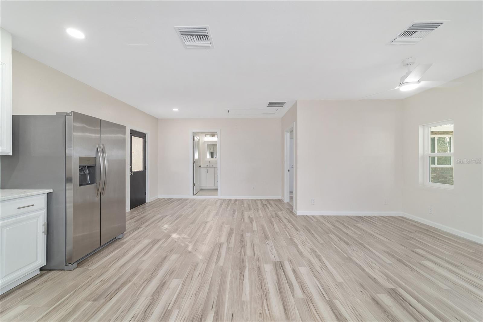 COUNTRY ESTATE - Residential