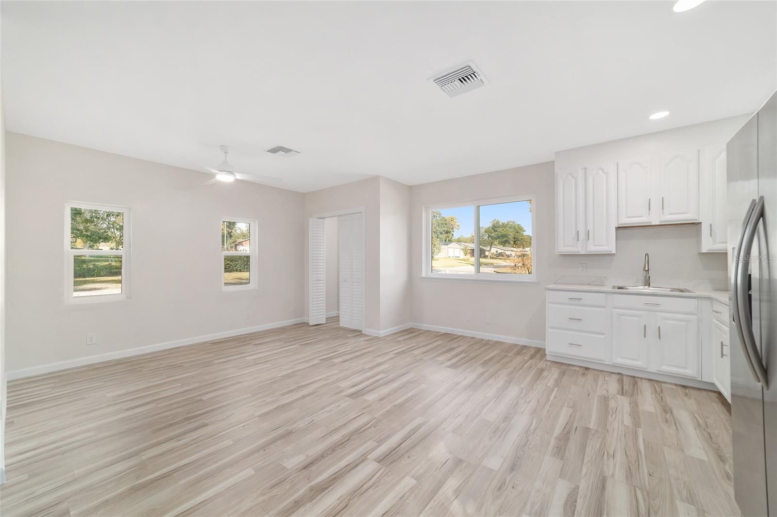 COUNTRY ESTATE - Residential