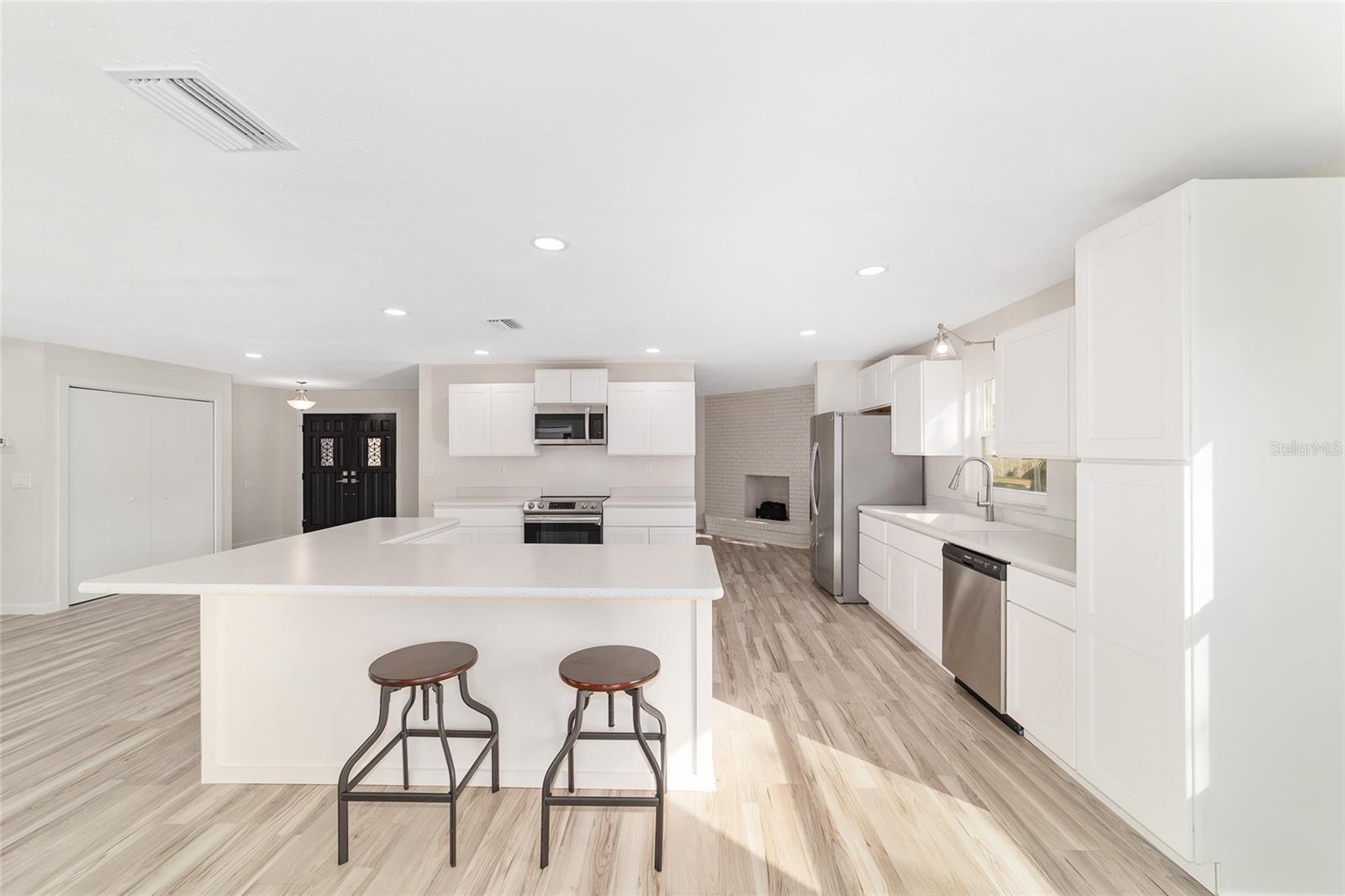 COUNTRY ESTATE - Residential