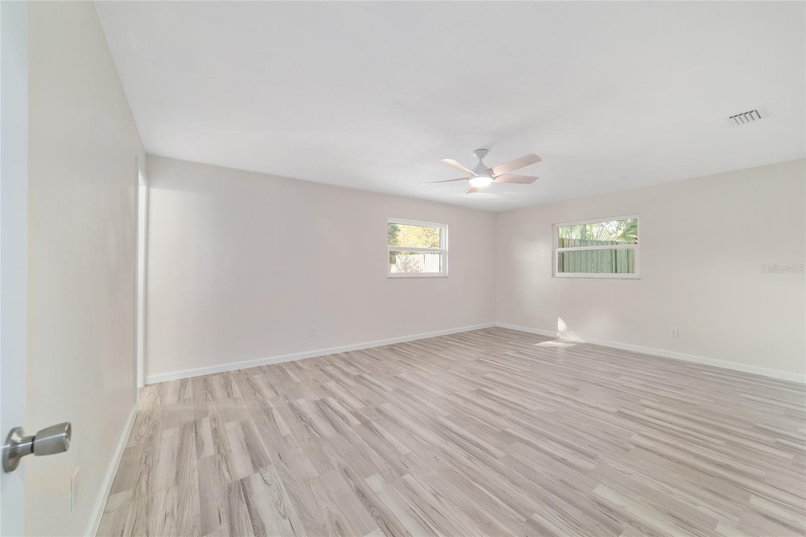 COUNTRY ESTATE - Residential