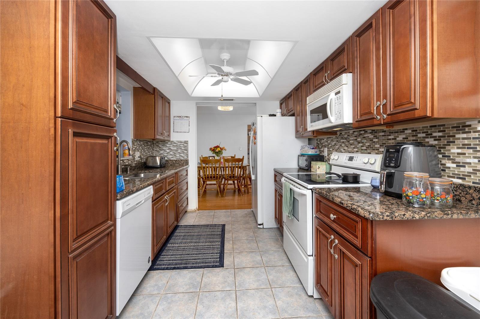 WILLIAMSDALE SQUARE 4TH ADD - Residential