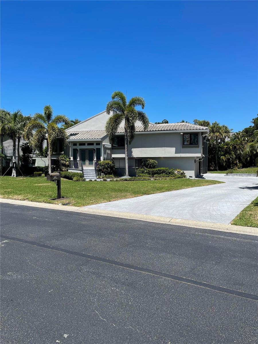 Unique 3 bedrooms and 3 bathrooms property in Longboat Key ready for immediate occupancy, all repairs are done. Bay Isles community has a lot to offer to prospective long term renters. Set in The Bayou behind 2 security gates. House was remodeled in the last couple of years. Fully furnished with contemporary decoration and furniture. Kitchen equipped with high end stainless steel appliances and and outside gas BBQ. Beautiful, heated, salt water lagoon style lap pool is ready for year around use and enjoyment. Tenants will have access to the amazing Bay Isles private beach club.