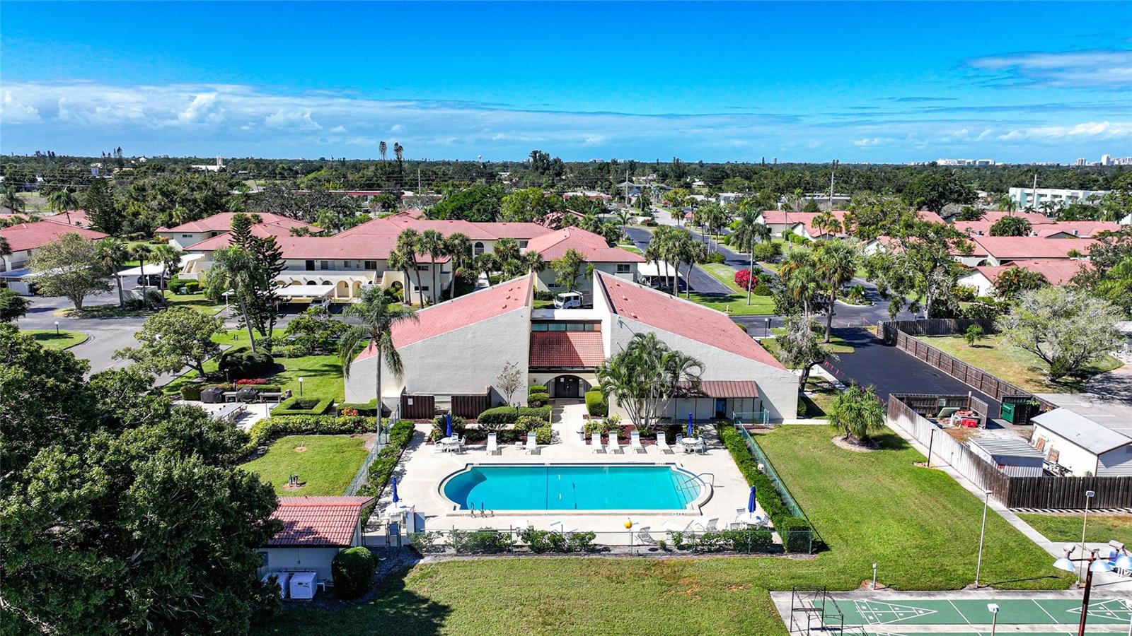 VILLAGE PLAZA SEC 7 - Residential