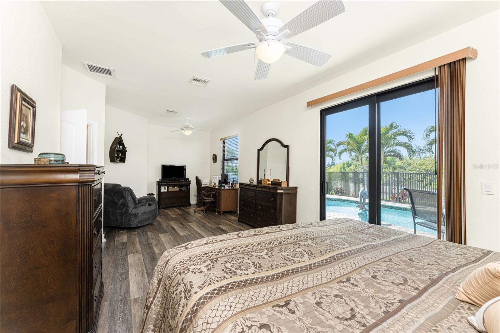 ROTONDA LAKES - Residential