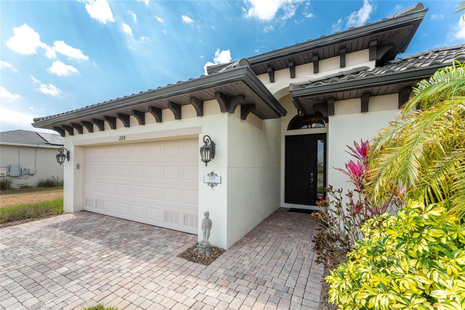 ROTONDA LAKES - Residential