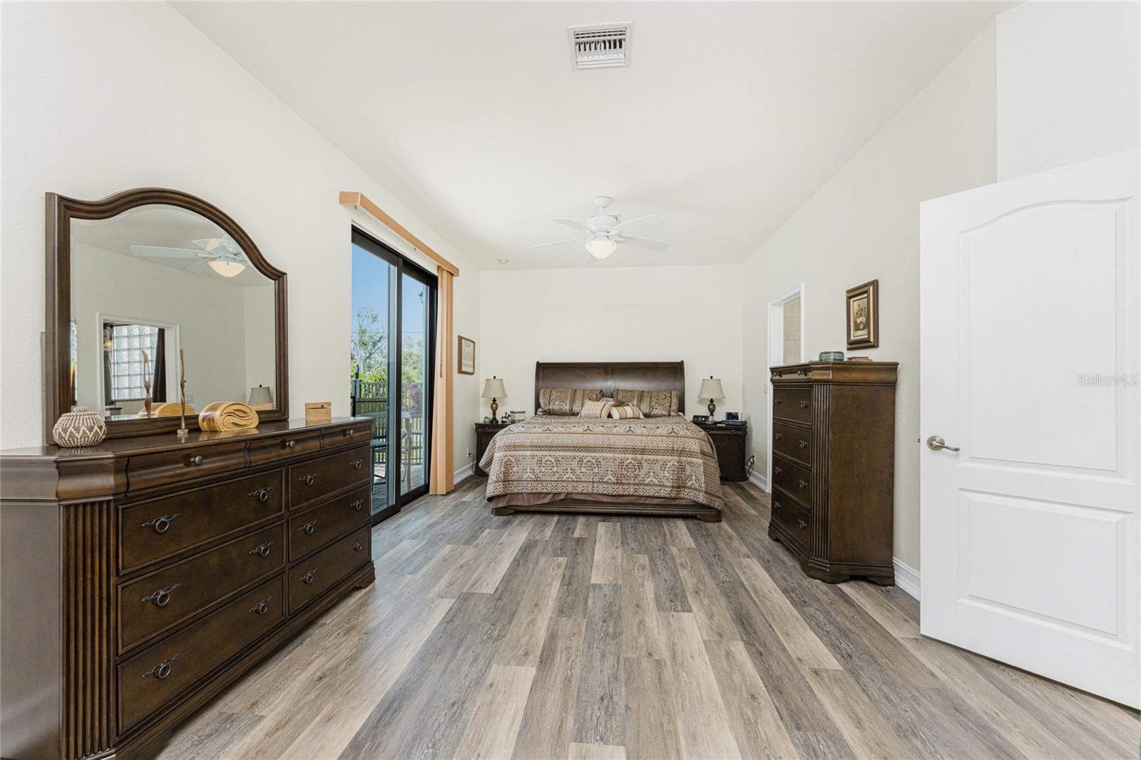 ROTONDA LAKES - Residential