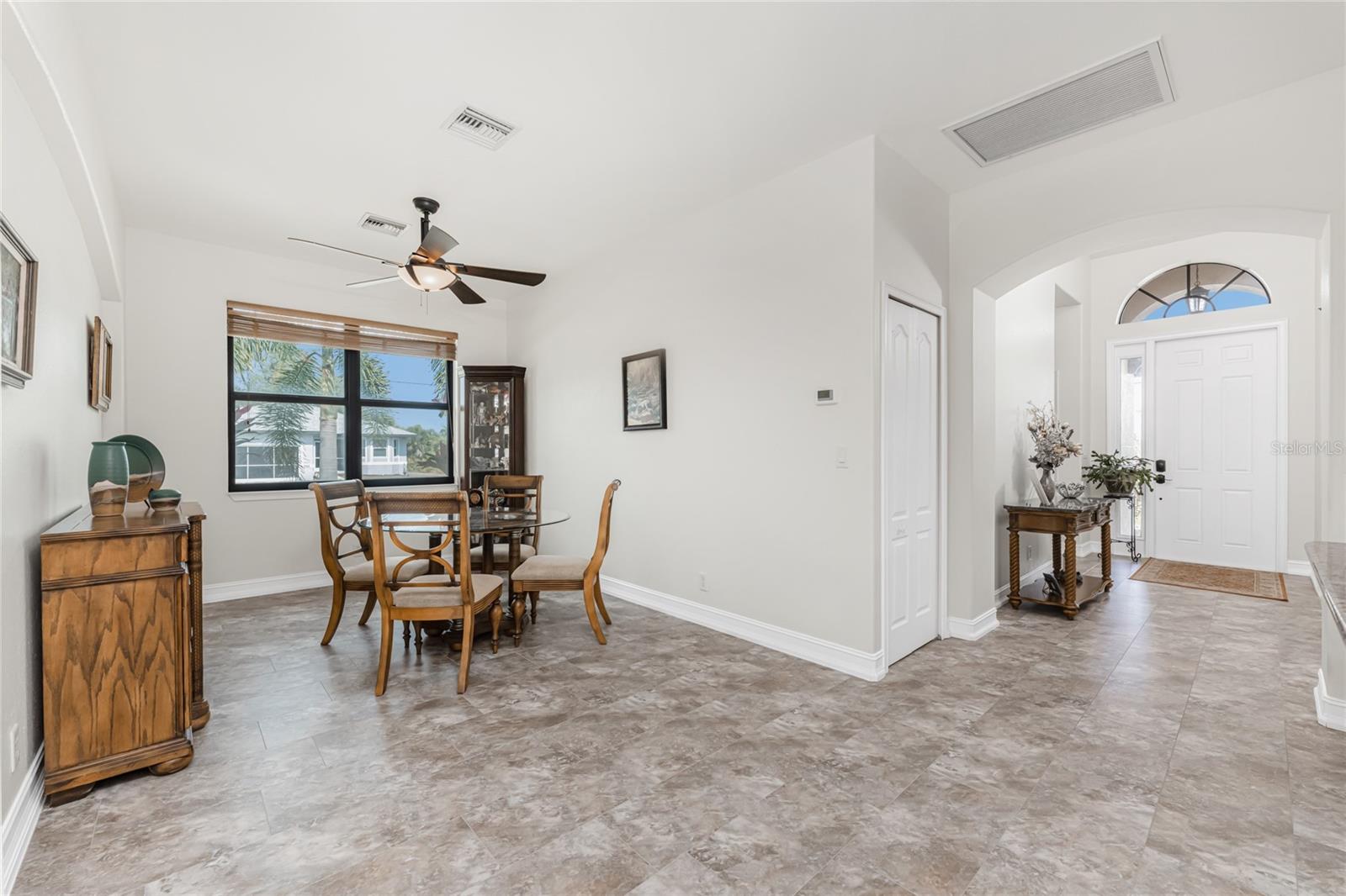 ROTONDA LAKES - Residential