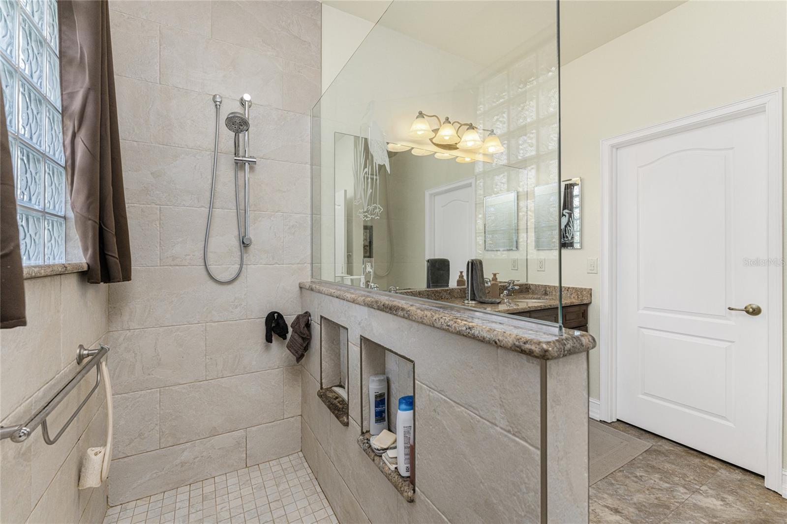 ROTONDA LAKES - Residential