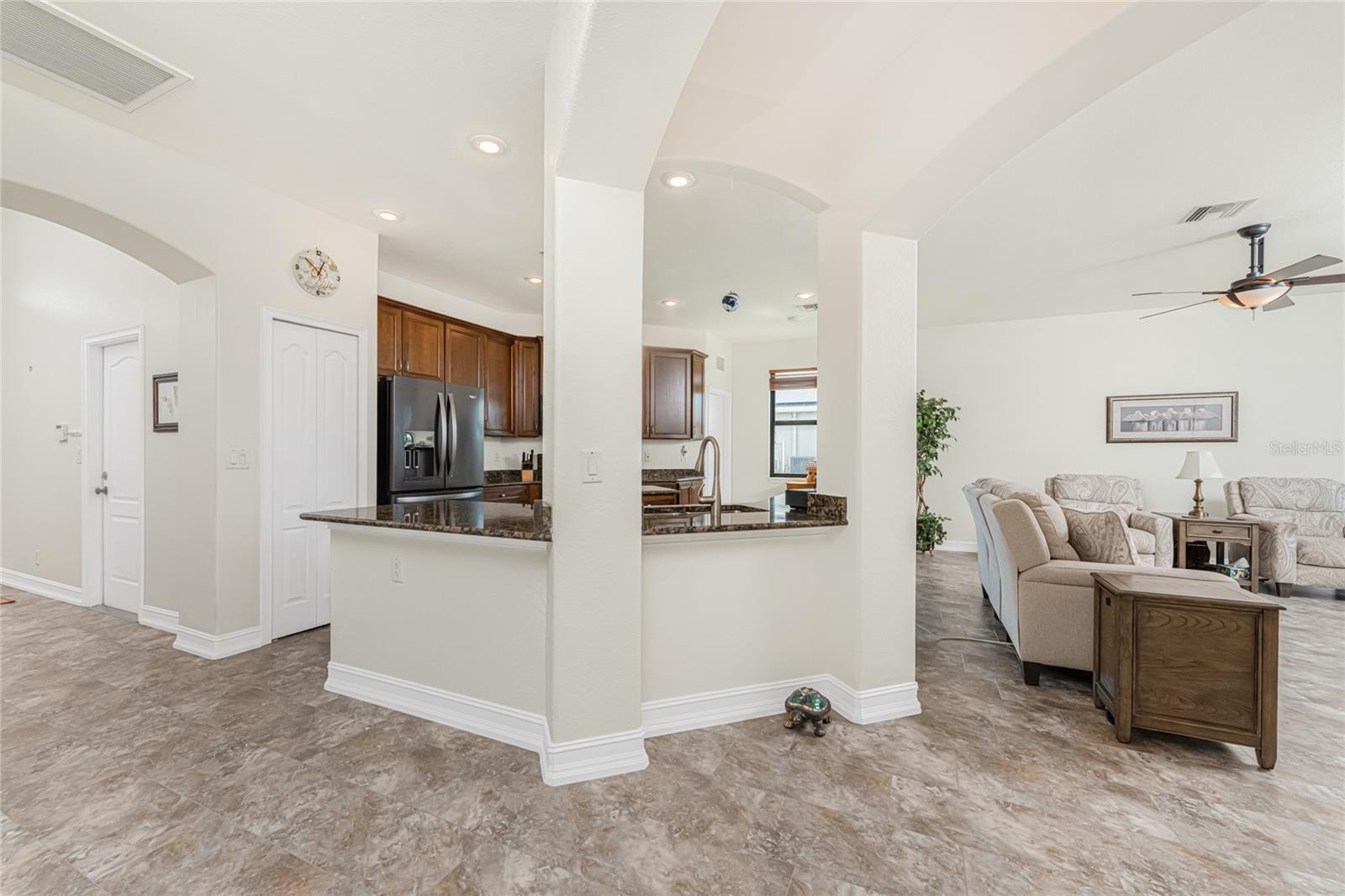 ROTONDA LAKES - Residential