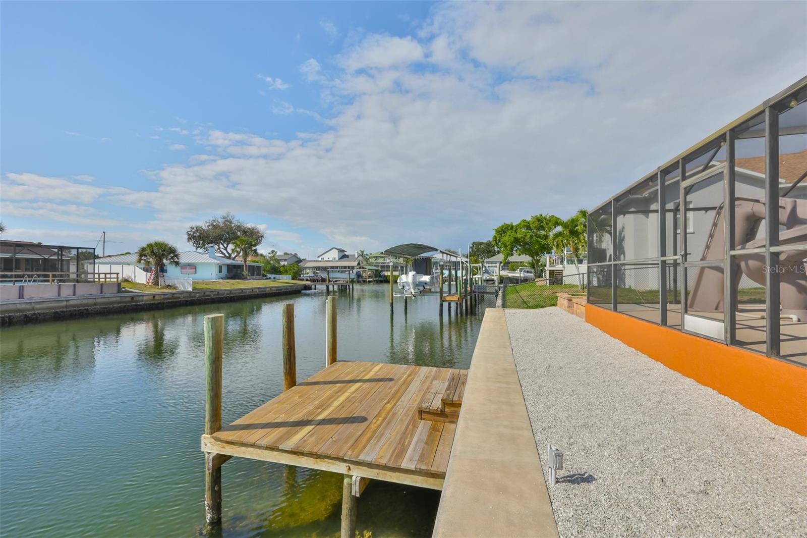 APOLLO BEACH UNIT 08 A RESUBDI - Residential